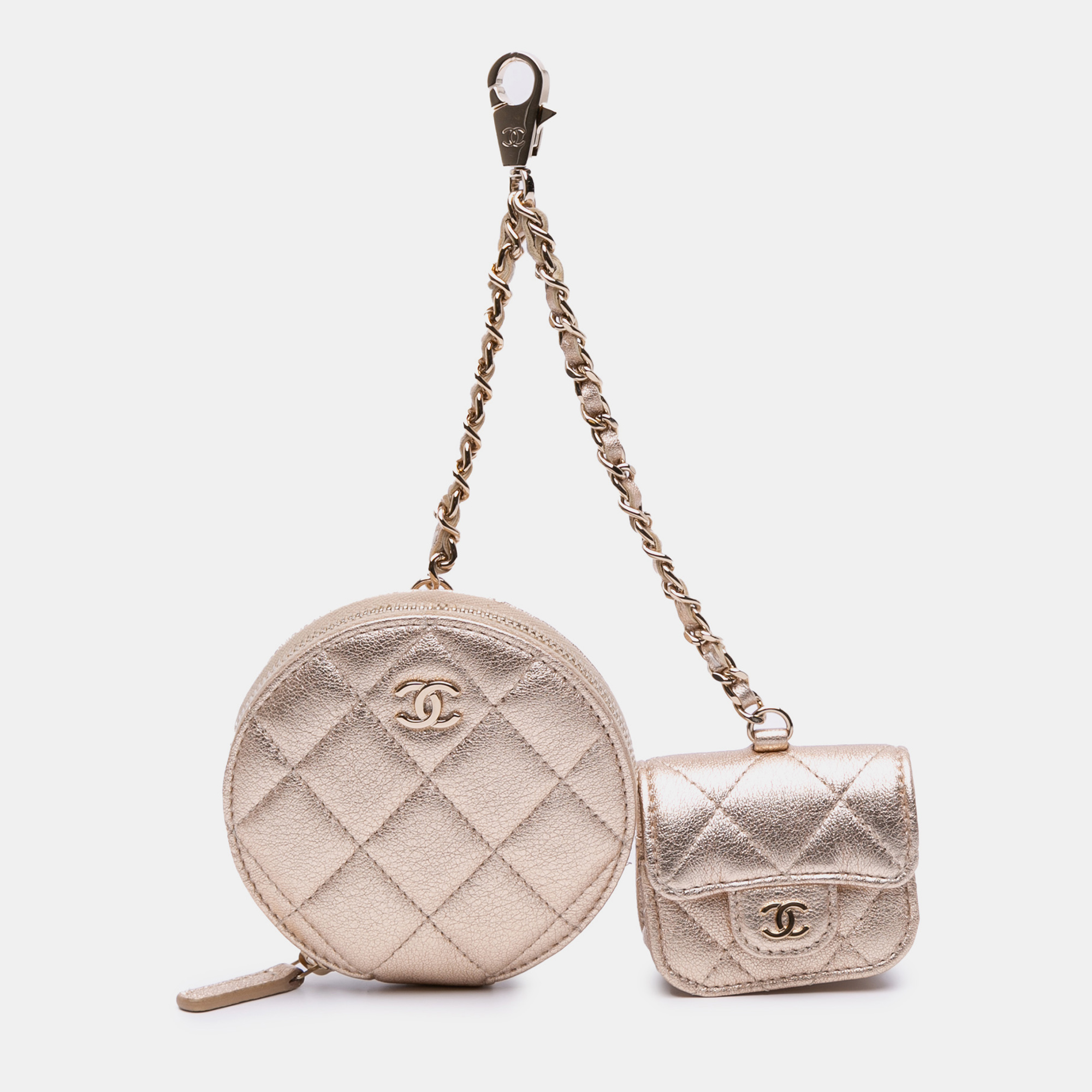 Chanel Gold Metallic Quilted Lambskin Round Clip On Coin Purse Airpods Case
Chanel Gold Metallic Quilted Lambskin Round Clip On Coin Purse Airpods Case
