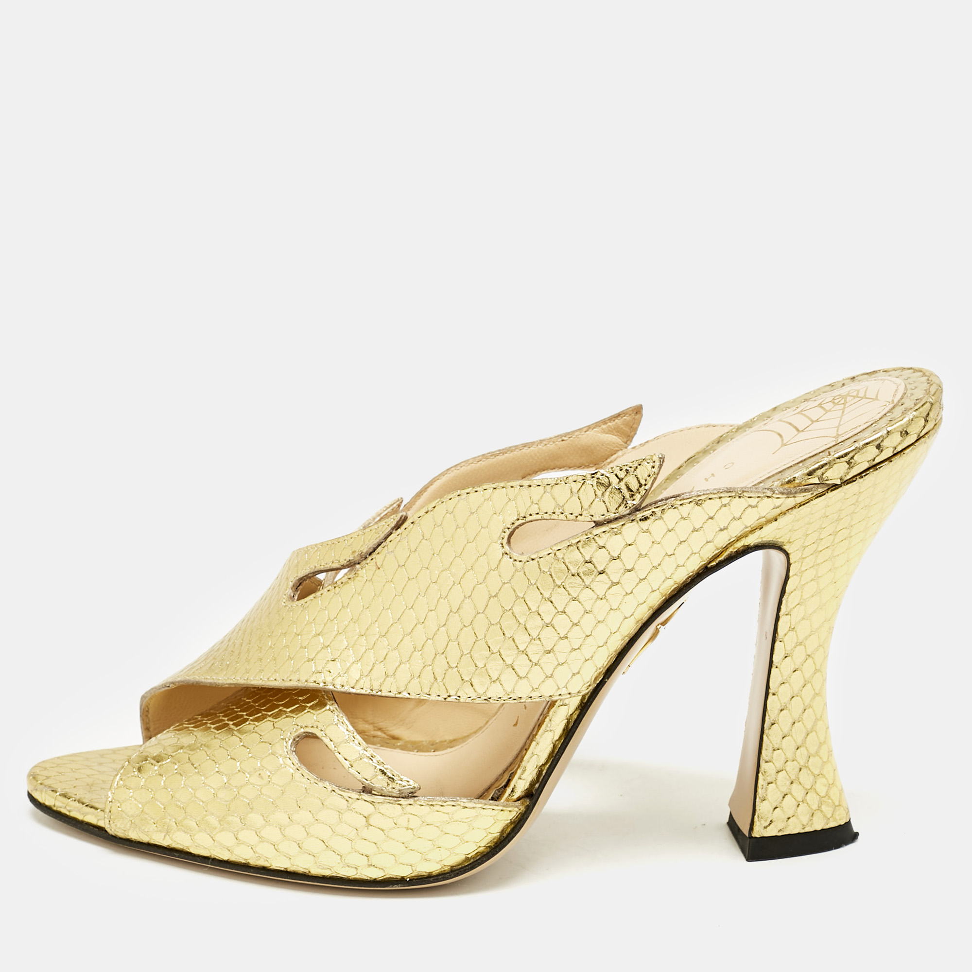 Charlotte Olympia Gold Snakeskin Embossed Patent Leather Cut Out Slide Sandals Size
Charlotte Olympia Gold Snakeskin Embossed Patent Leather Cut Out Slide Sandals Size