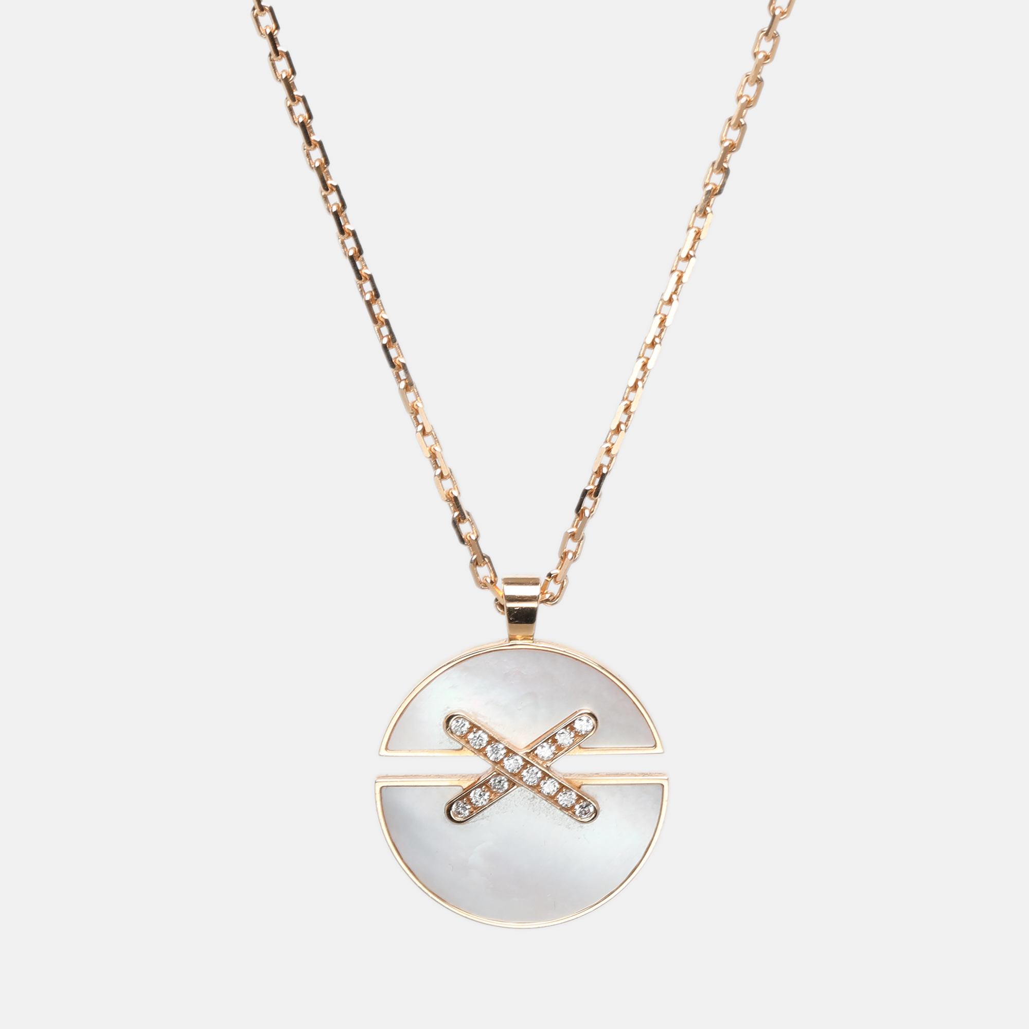 Chaumet Jeux de Liens Harmony Mother of Pearl Diamonds 18k Rose Gold Large Model Pendant Necklace
Chaumet Jeux de Liens Harmony Mother of Pearl Diamonds 18k Rose Gold Large Model Pendant Necklace