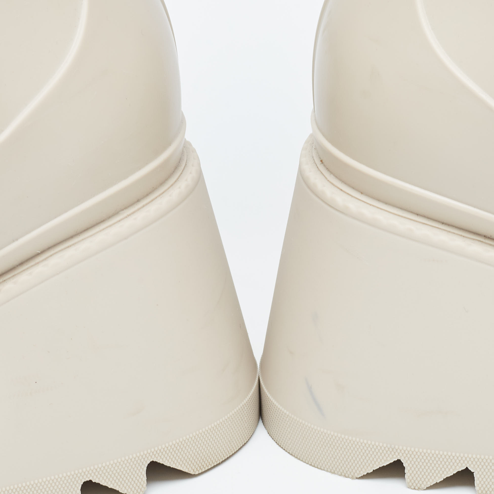 Chloé Cream Rubber Iuhnr Ankle Boots Size 36
