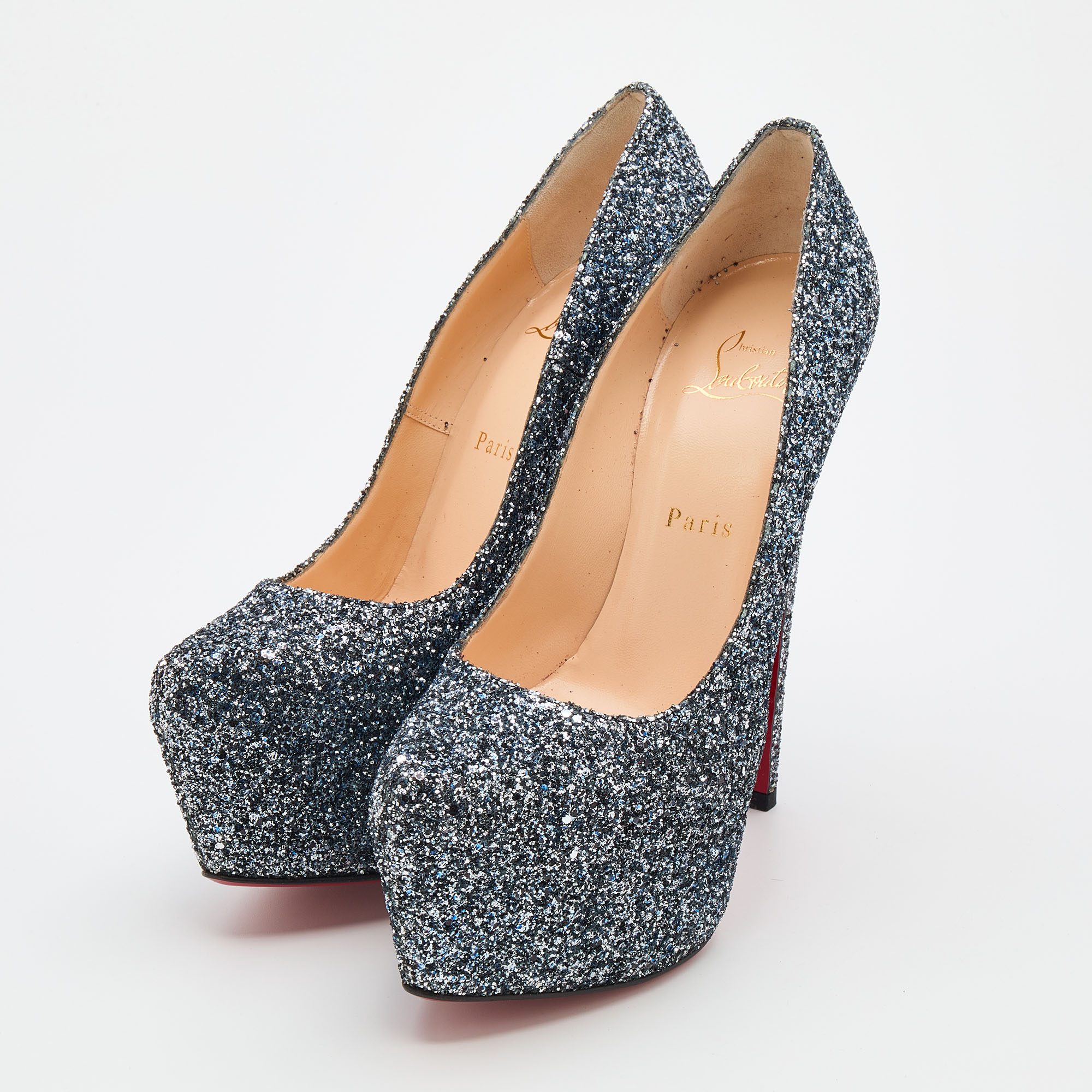 Christian Louboutin Silver/Blue Glitter Daffodile Spotlight Platform Pumps Size
Christian Louboutin Silver/Blue Glitter Daffodile Spotlight Platform Pumps Size