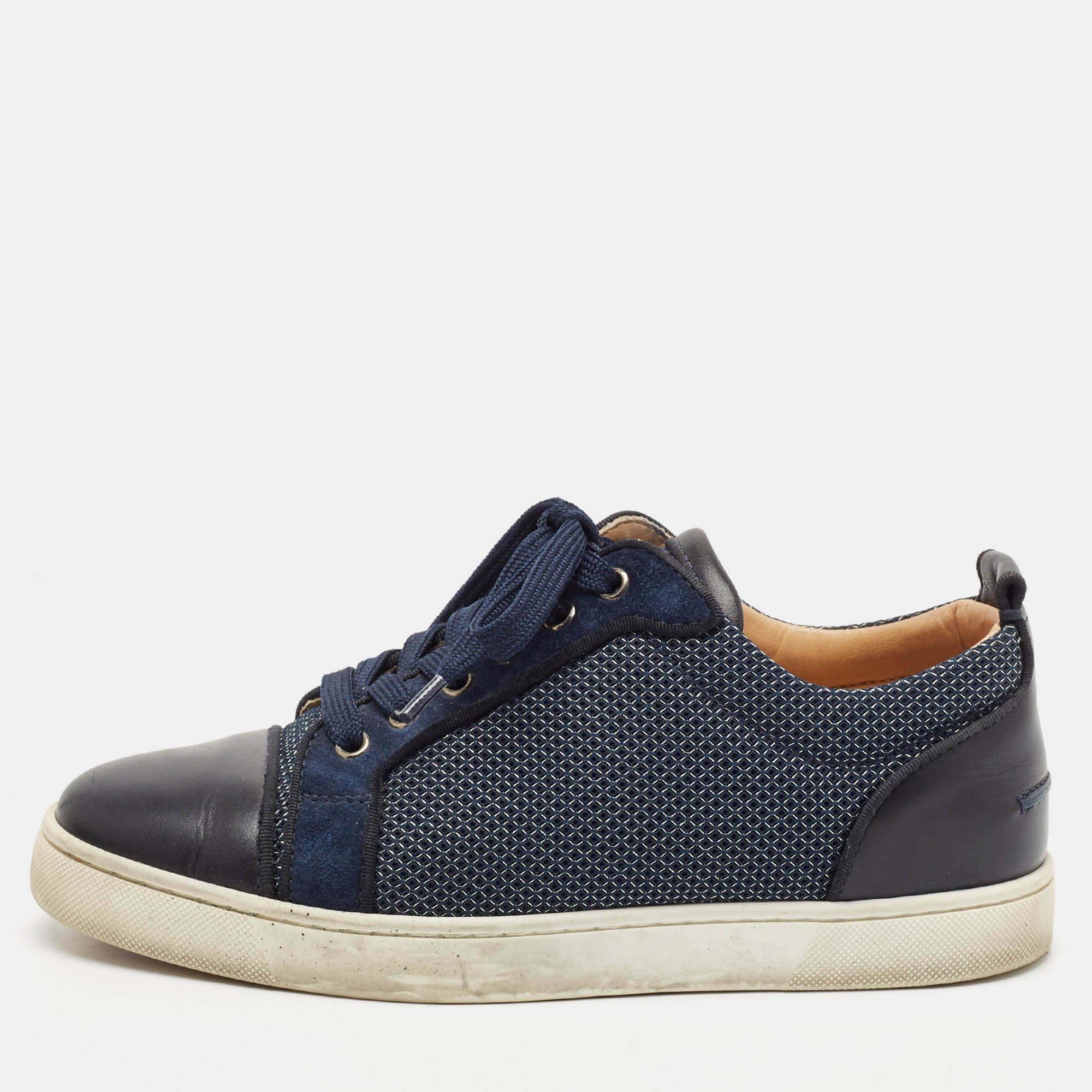 Christian Louboutin Navy Blue Suede and Fabric Louis Junior Spikes Low Top Sneakers Size
Christian Louboutin Navy Blue Suede and Fabric Louis Junior Spikes Low Top Sneakers Size
