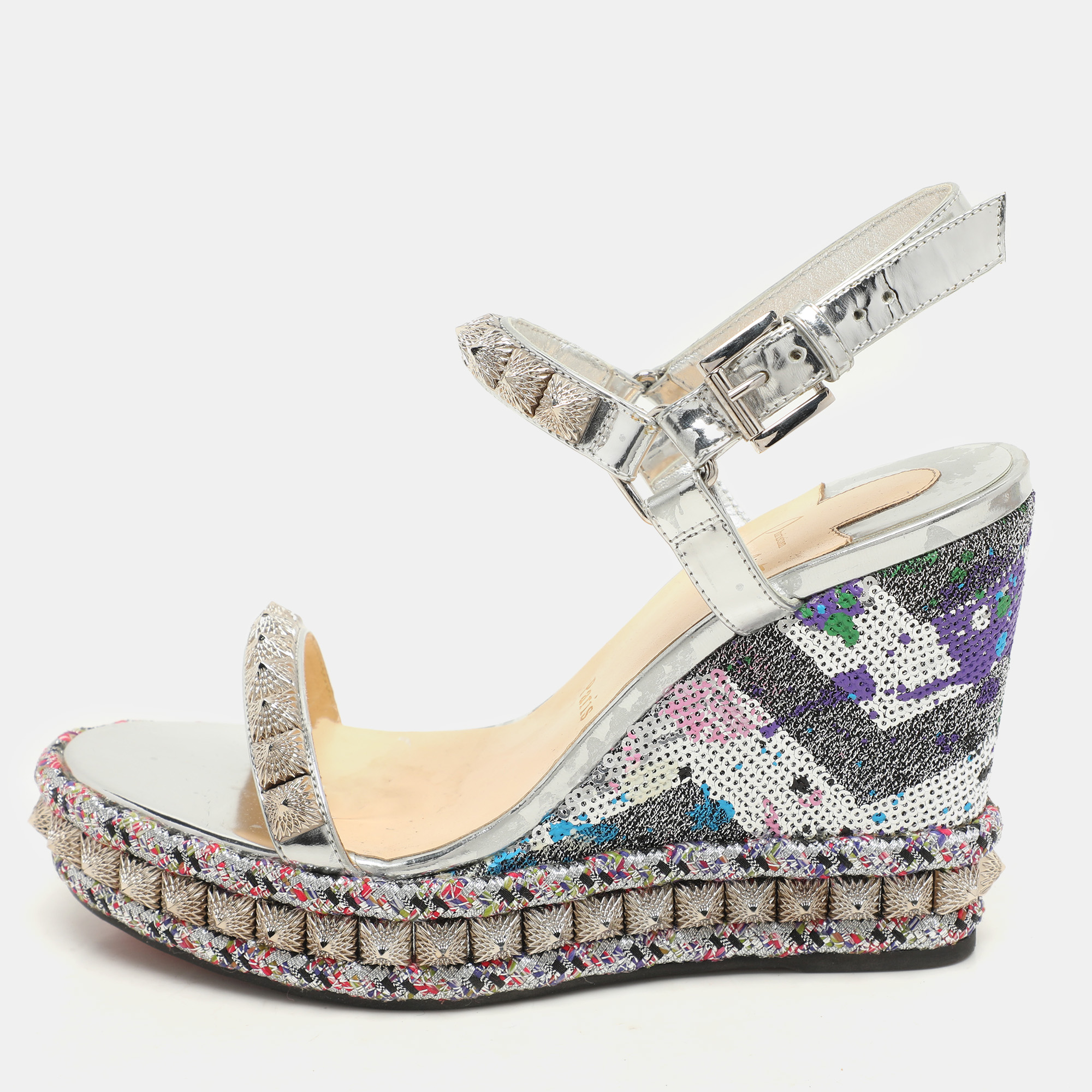 Christian Louboutin Silver Foil Leather Studded Cataclou Espadrille Wedge Sandals 38
Christian Louboutin Silver Foil Leather Studded Cataclou Espadrille Wedge Sandals 38