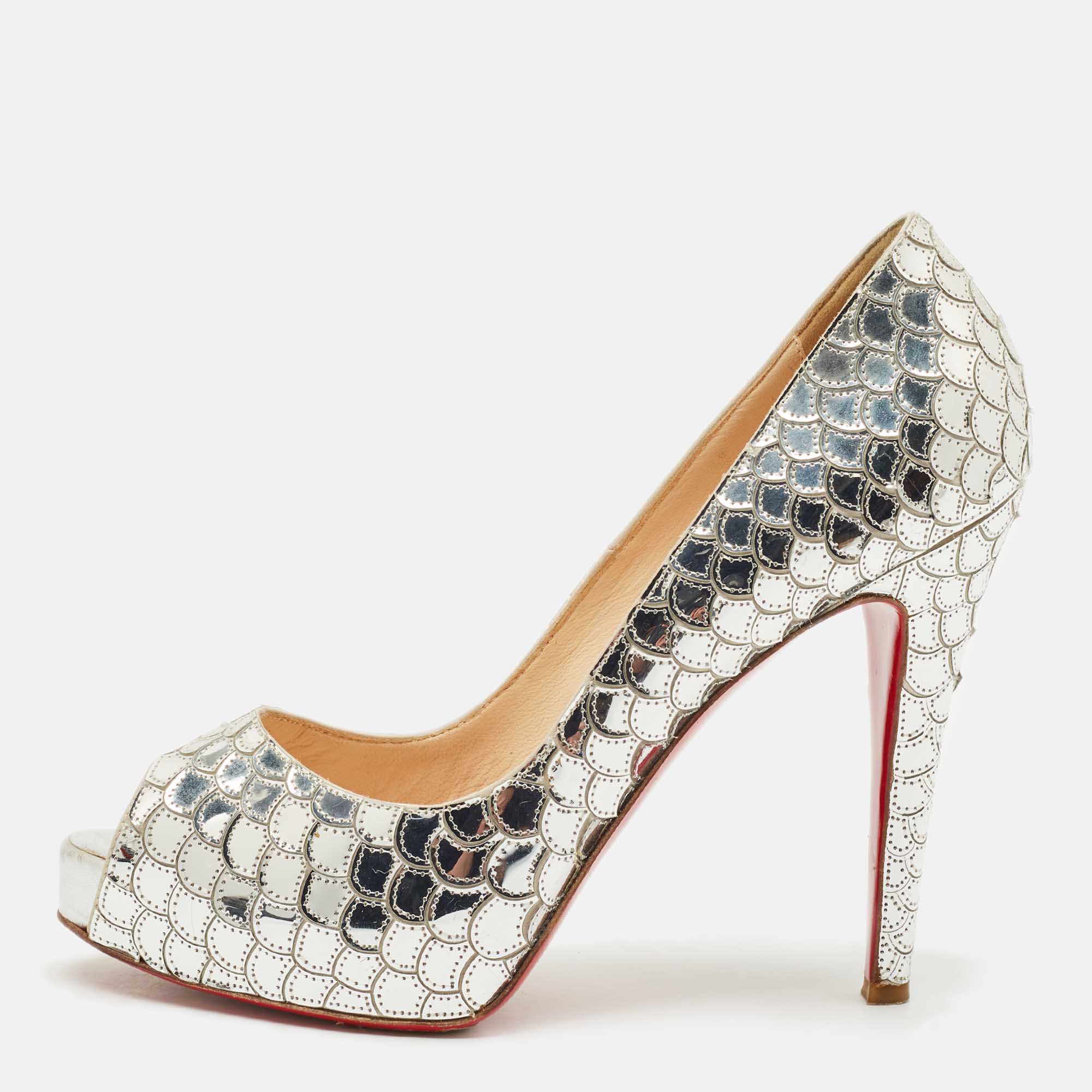 Christian Louboutin Silver Scaled PVC Poseidon Peep Toe Platform Pumps Size
Christian Louboutin Silver Scaled PVC Poseidon Peep Toe Platform Pumps Size
