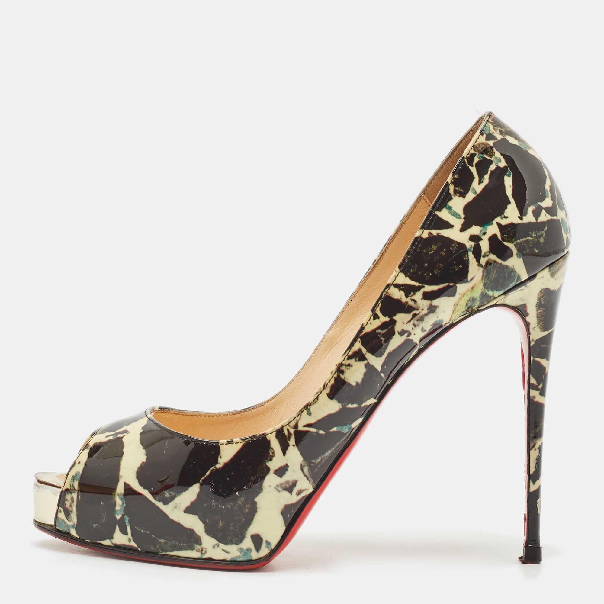 Christian Louboutin Black Carrara Specchio Patent Leather New Very Prive Pumps Size
Christian Louboutin Black Carrara Specchio Patent Leather New Very Prive Pumps Size