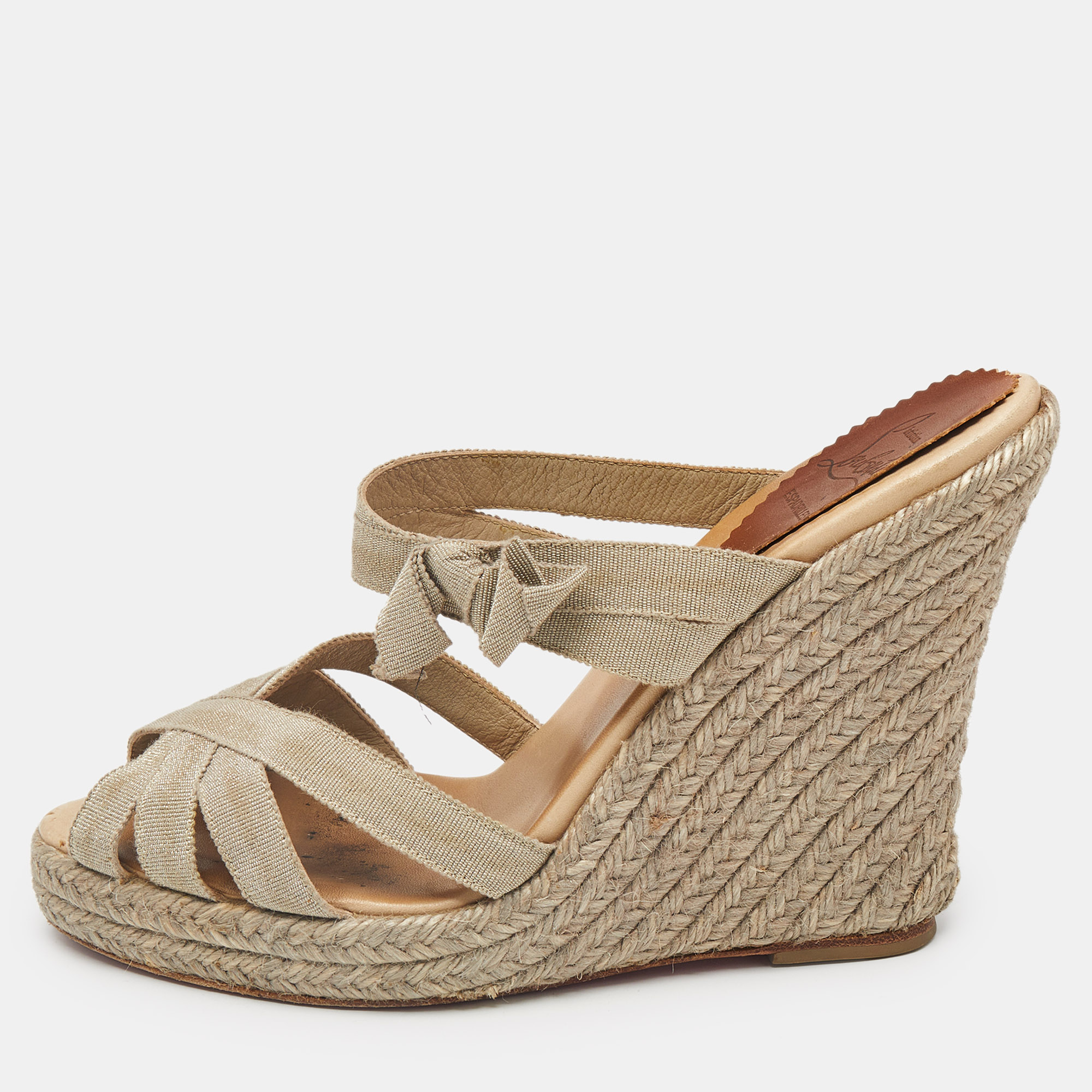 Christian Louboutin Beige Fabric Delfin Espadrille Wedge Sandals Size, Grey
Christian Louboutin Beige Fabric Delfin Espadrille Wedge Sandals Size, Grey