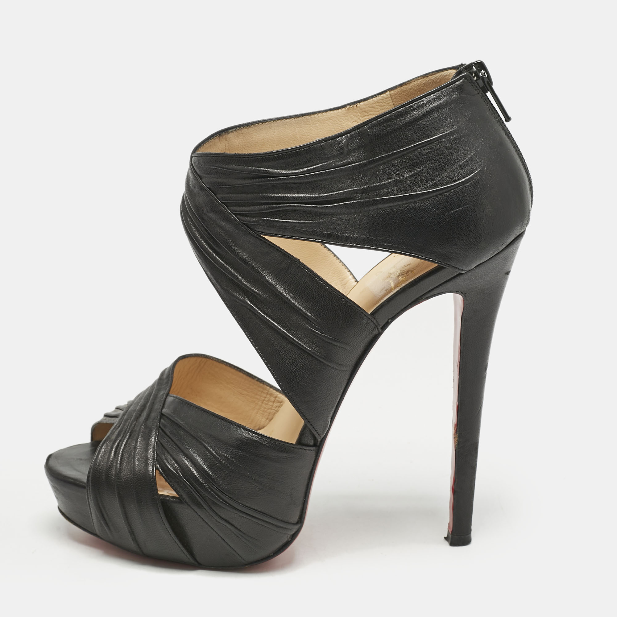 Christian Louboutin Black Pleated Leather Kashou Ankle-Strap Sandals Size
Christian Louboutin Black Pleated Leather Kashou Ankle-Strap Sandals Size