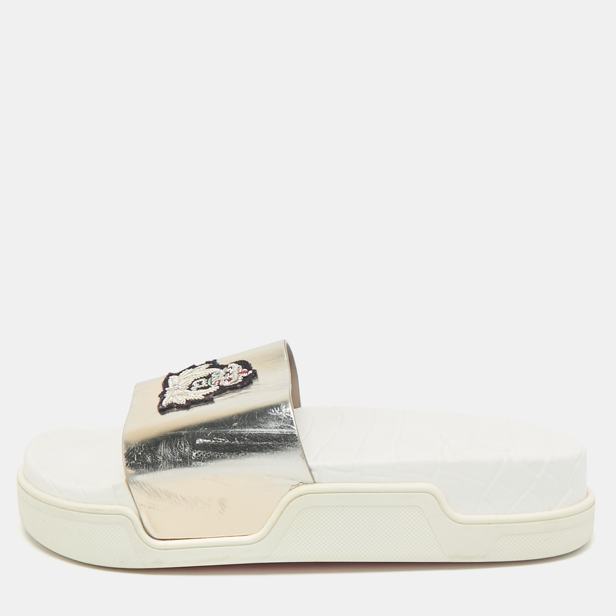 Christian Louboutin Silver Leather Crown Beau Slide Sandals Size
Christian Louboutin Silver Leather Crown Beau Slide Sandals Size
