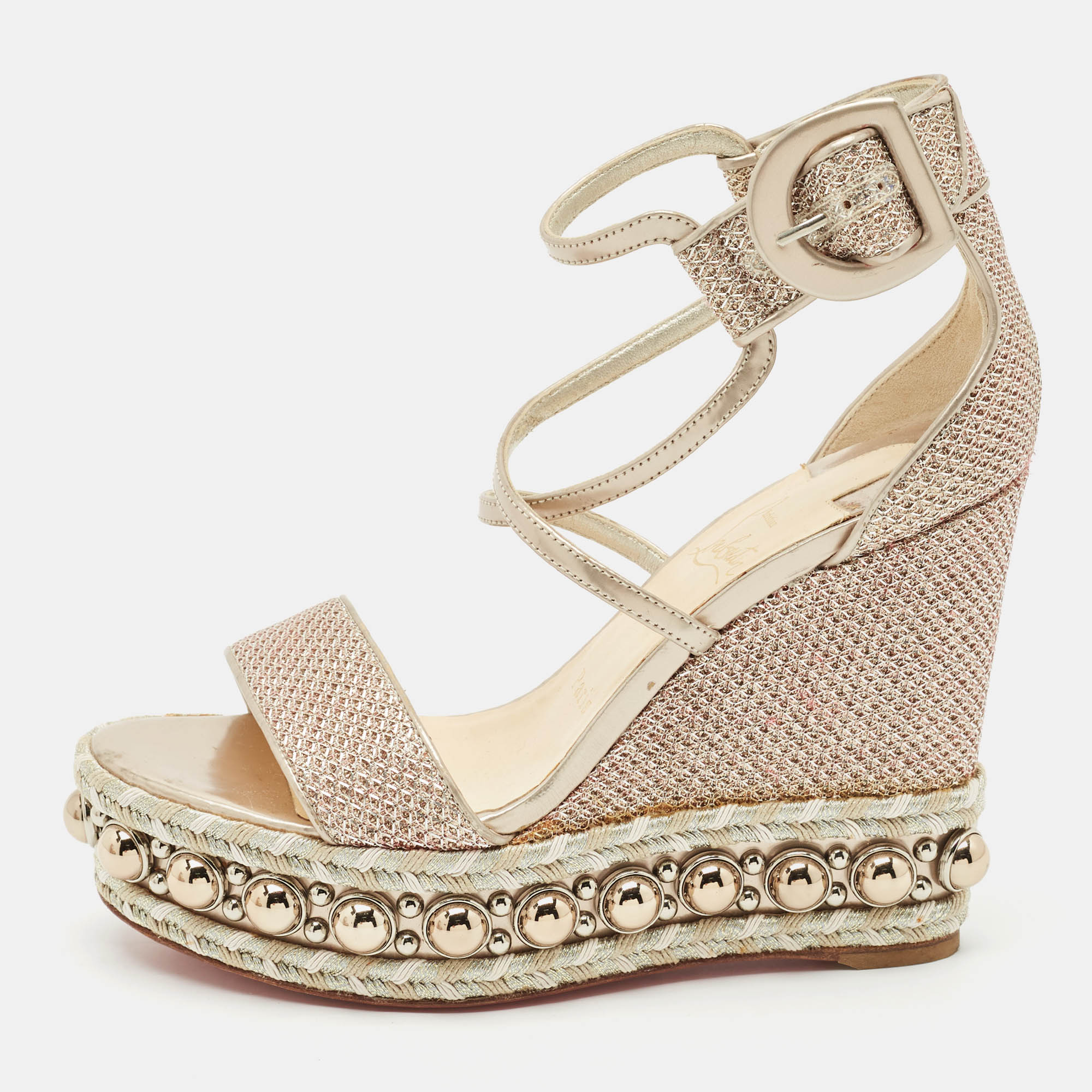 Christian Louboutin Gold Leather and Mesh Chocazeppa Wedge Sandals Size
Christian Louboutin Gold Leather and Mesh Chocazeppa Wedge Sandals Size