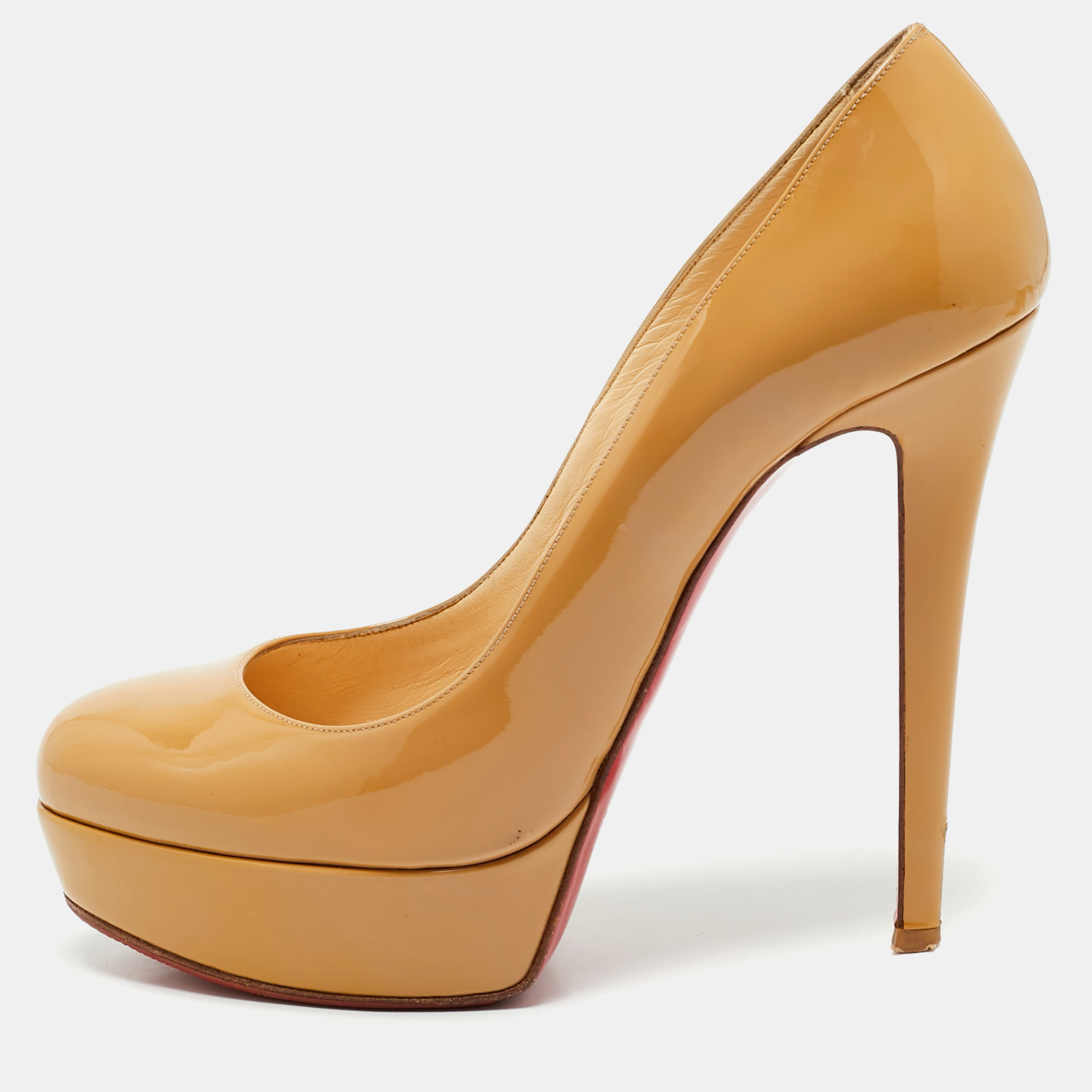 Christian Louboutin Beige Patent Leather Bianca Platform Pumps Size
Christian Louboutin Beige Patent Leather Bianca Platform Pumps Size
