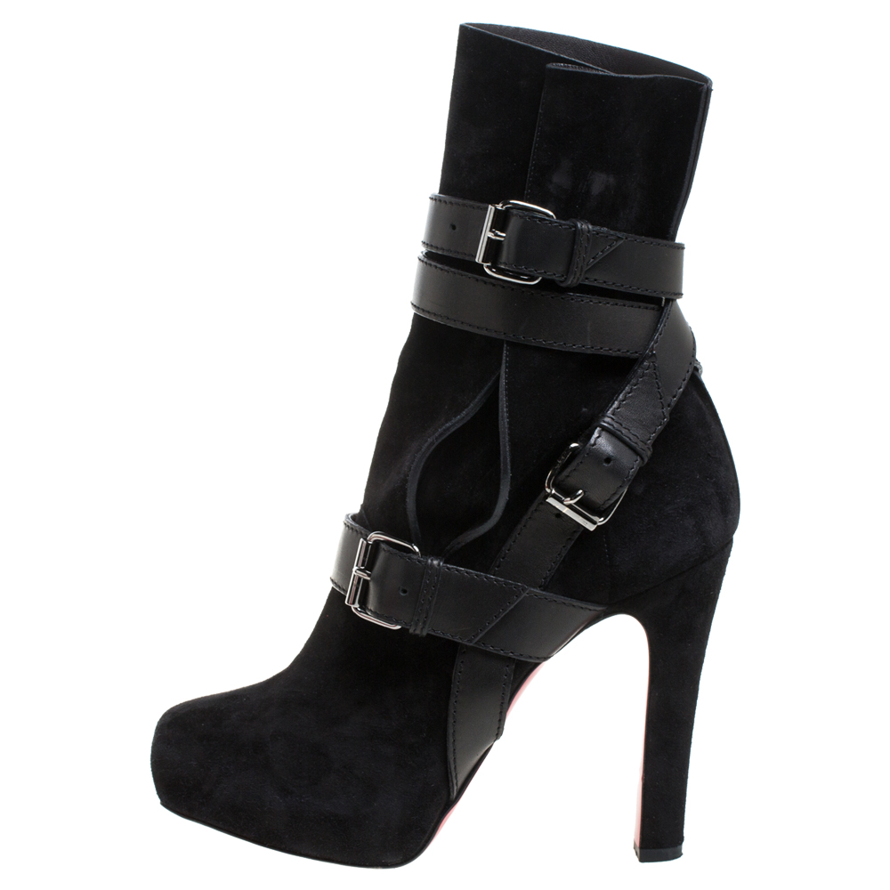 Christian Louboutin Black Suede Leather Guerriere 120 Buckle Platform Ankle Boots Size
Christian Louboutin Black Suede Leather Guerriere 120 Buckle Platform Ankle Boots Size