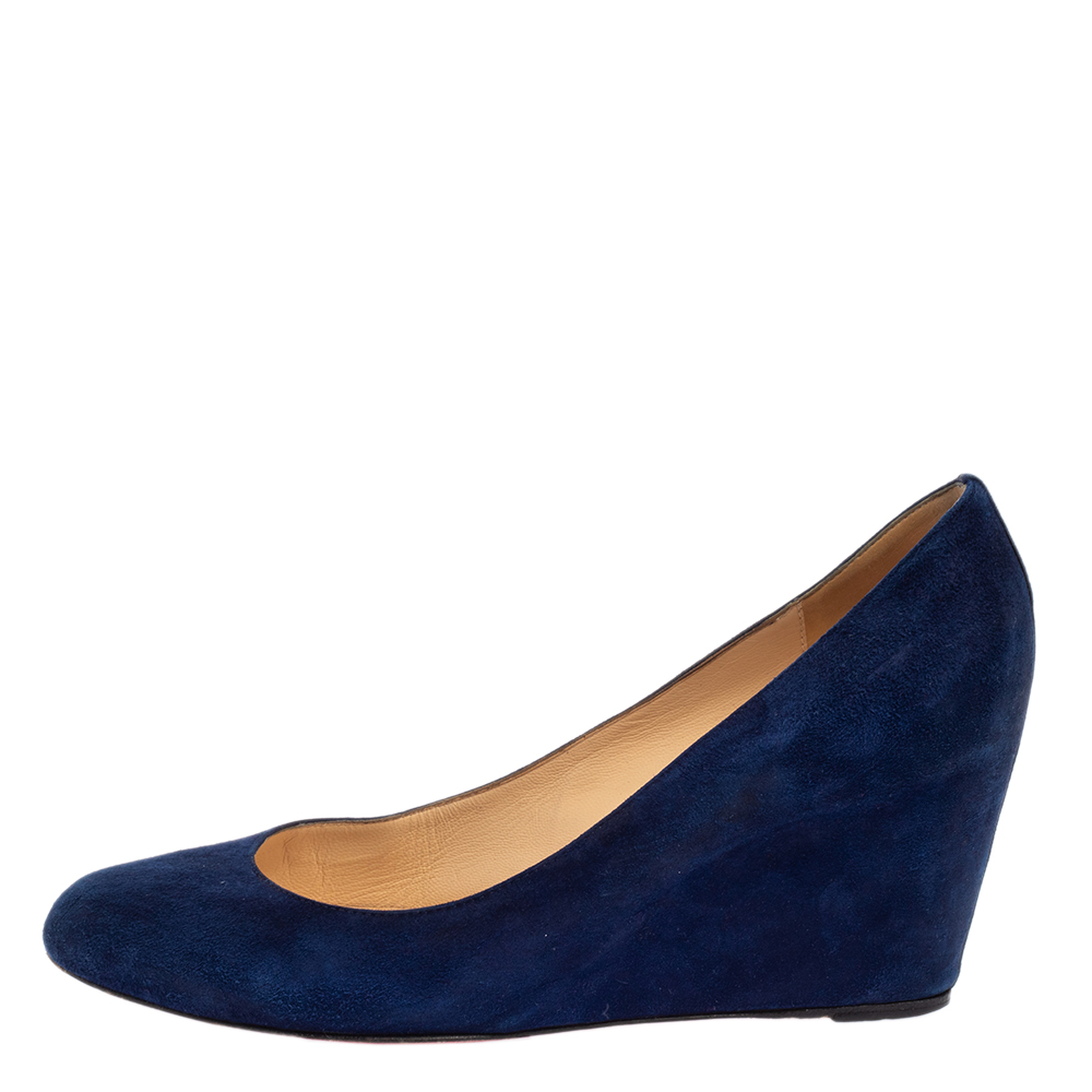 Christian Louboutin Blue Suede Wedge Pumps Size
Christian Louboutin Blue Suede Wedge Pumps Size
