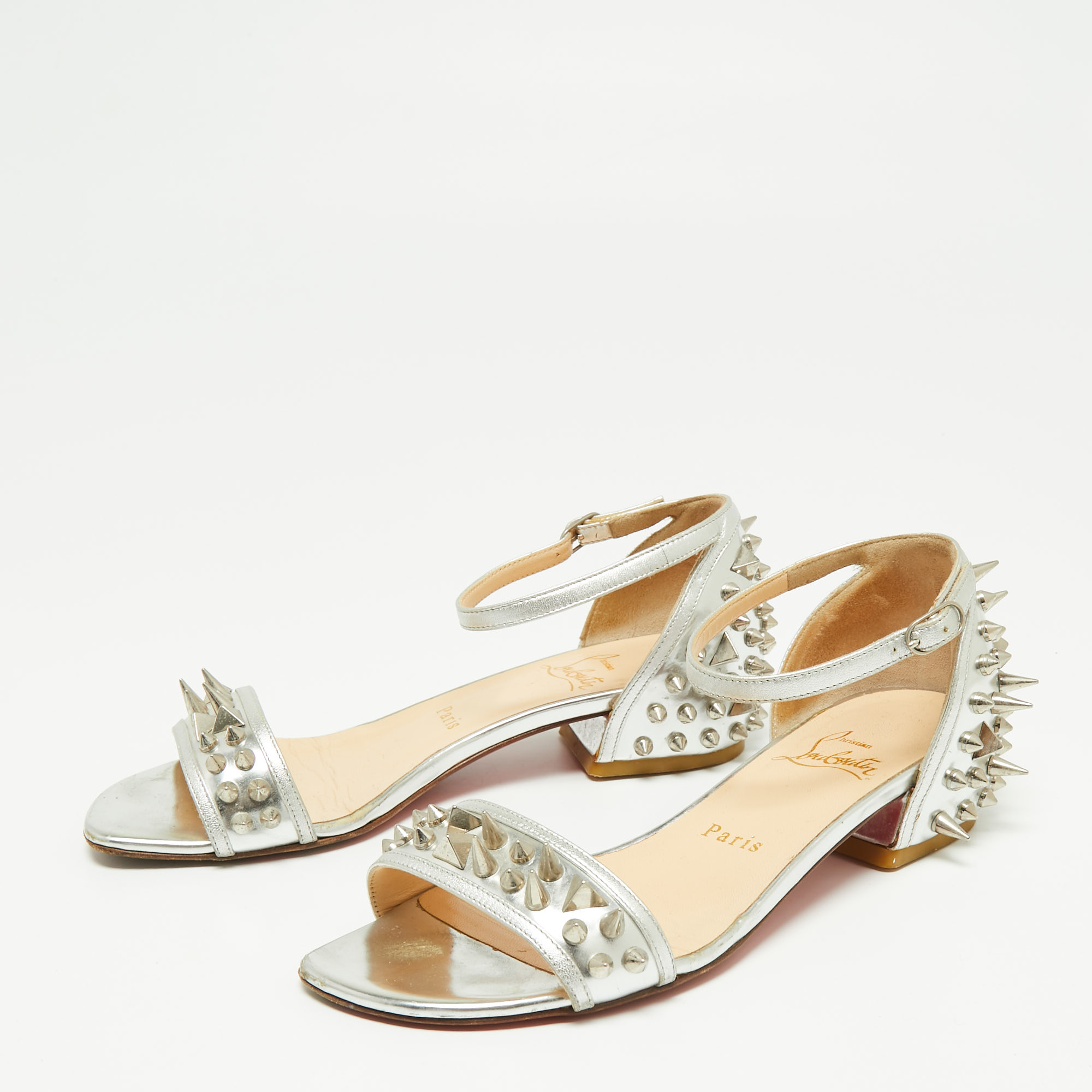 Christian Louboutin Silver Leather Studded Druide Ankle-Strap Sandals Size
Christian Louboutin Silver Leather Studded Druide Ankle-Strap Sandals Size