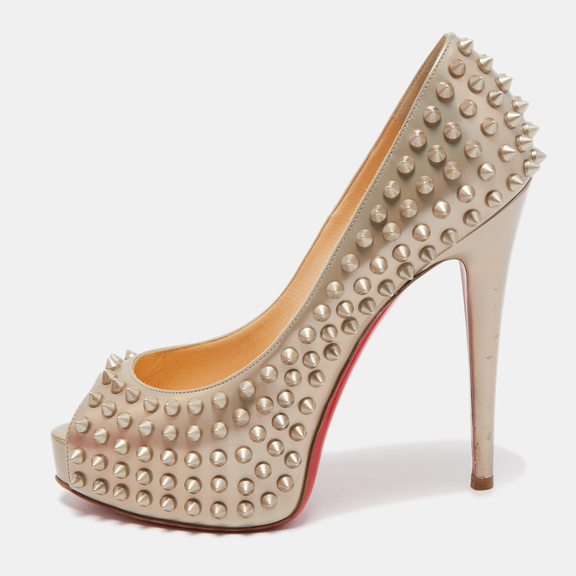 Christian louboutin beige leather very prive spike pumps size 37.5