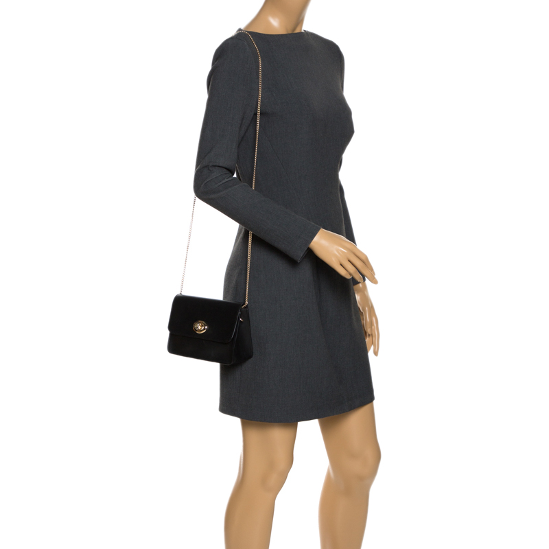 Coach Black Leather Turnlock Crossbody Bag
Coach Black Leather Turnlock Crossbody Bag