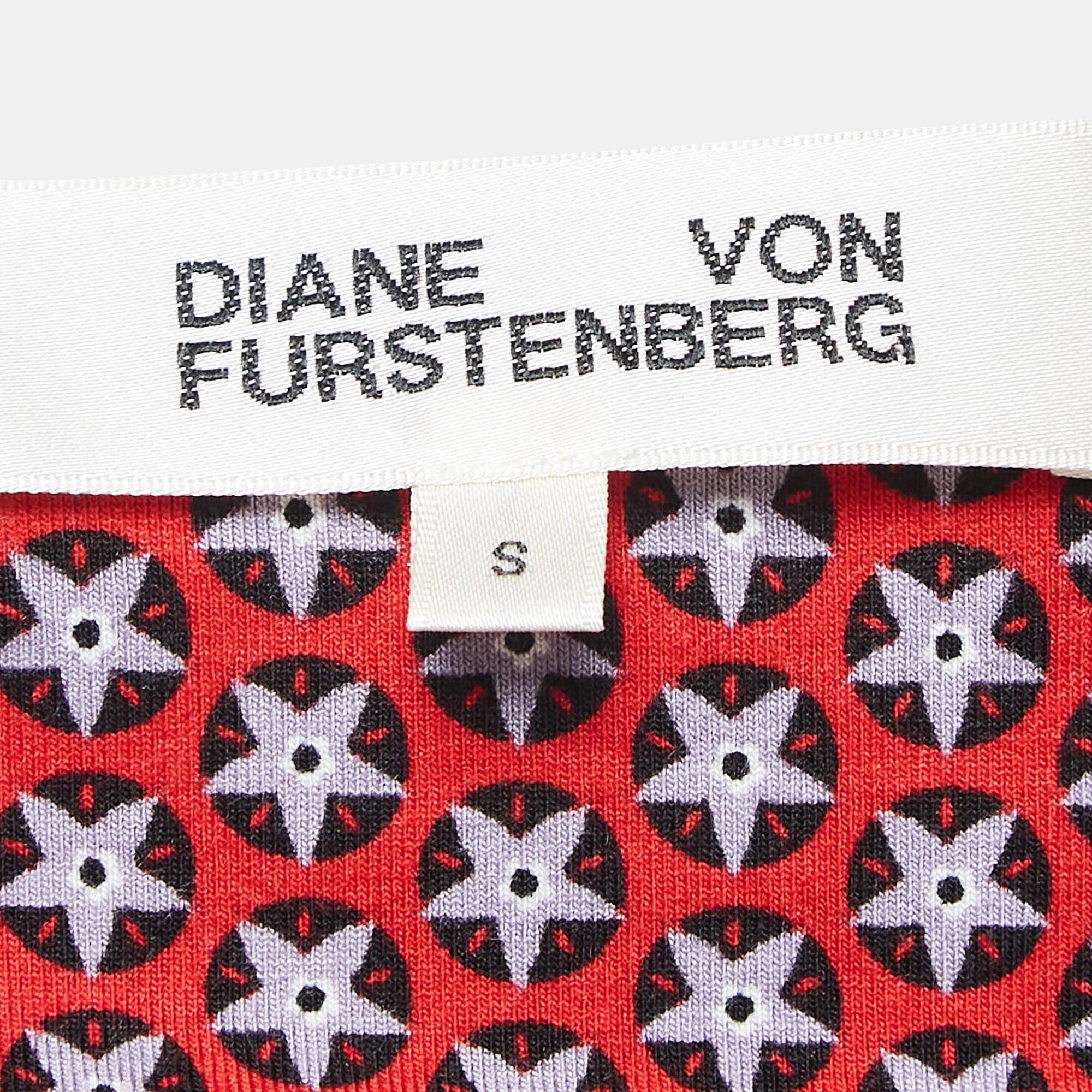 Diane Von Furstenberg Red Printed Knit Full Sleeves Mini Dress S