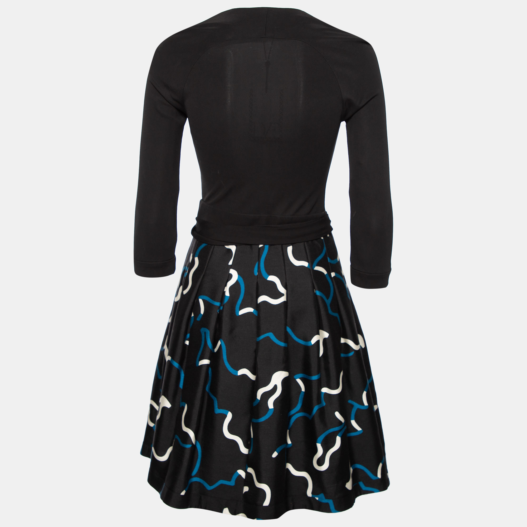 

Diane Von Furstenberg Black and Blue Printed Wool and Silk Jewel Wrap Dress