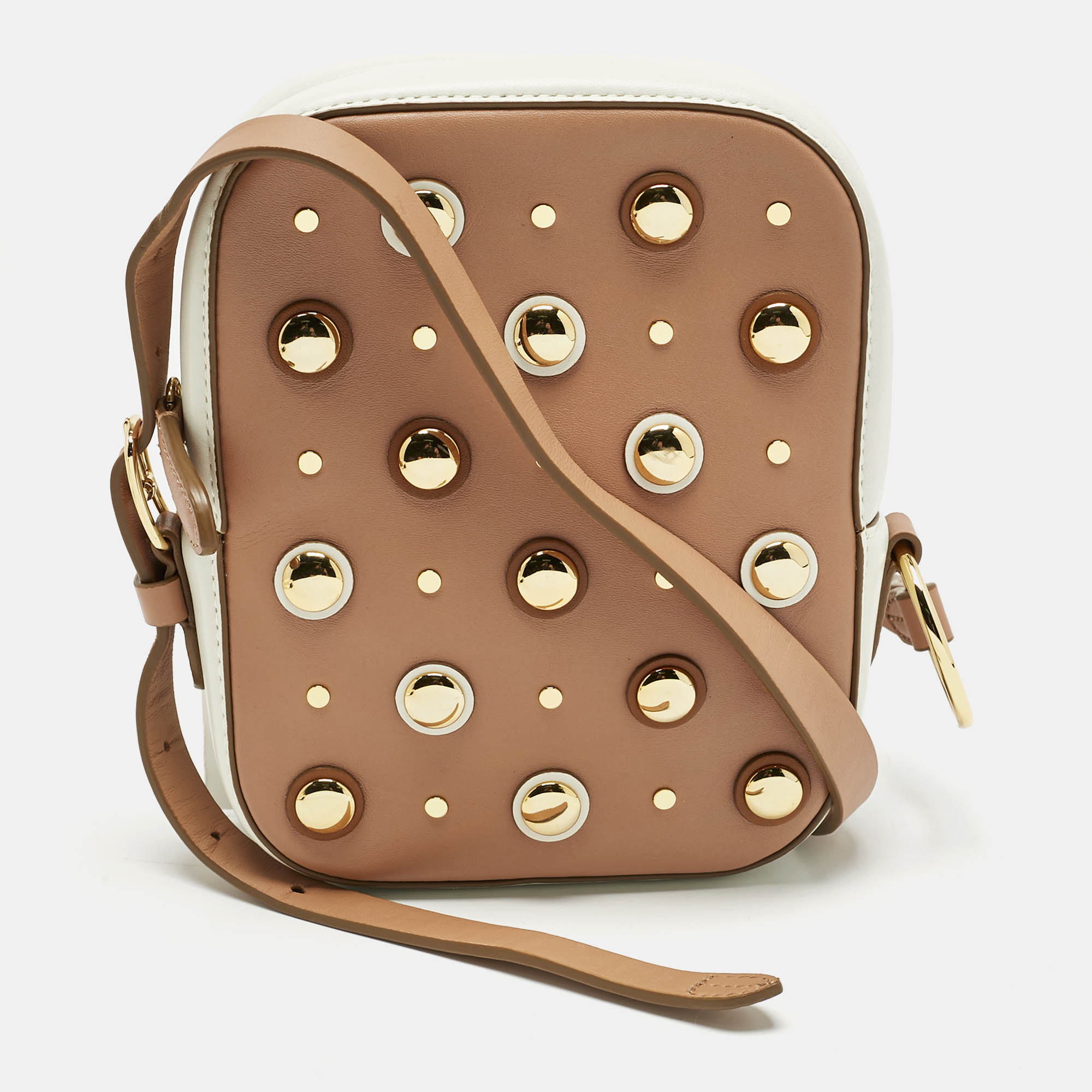 Diane Von Furstenberg Beige/White Embellished Leather Crossbody Bag
Diane Von Furstenberg Beige/White Embellished Leather Crossbody Bag