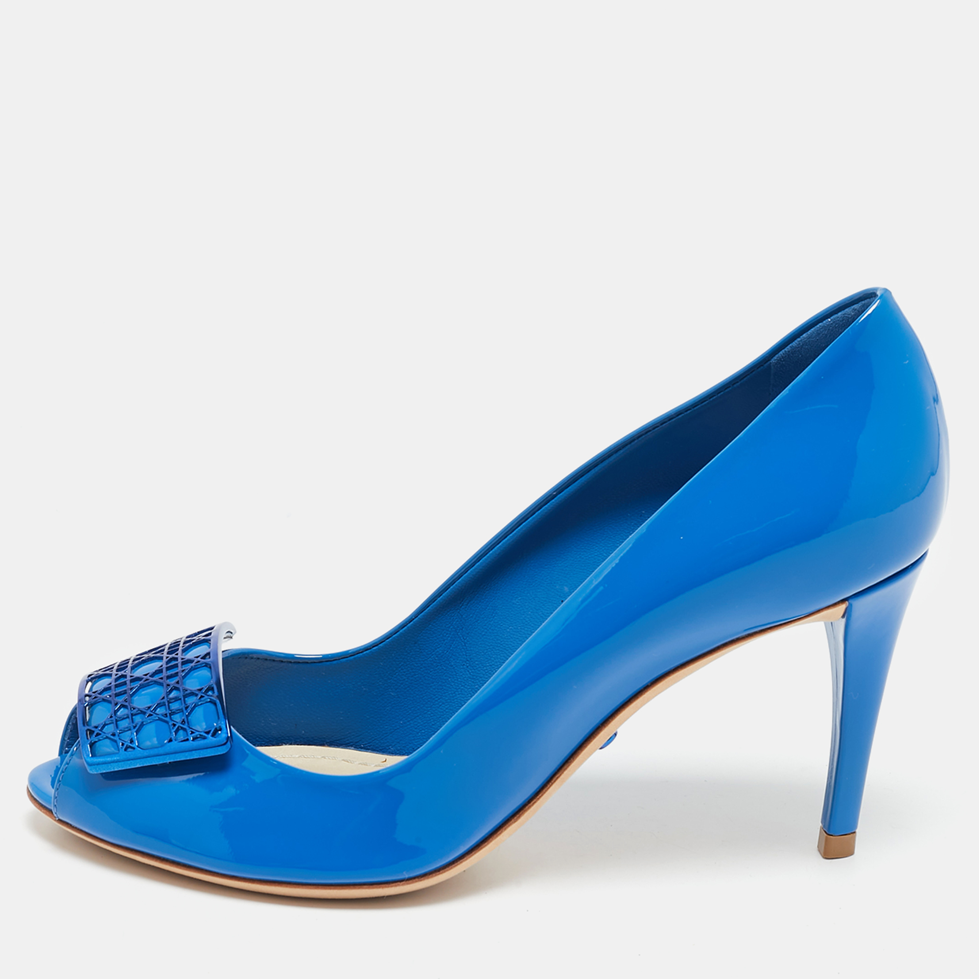 Dior Blue Patent Leather Metal Cannage Plaque Detail Peep Toe Pumps Size
Dior Blue Patent Leather Metal Cannage Plaque Detail Peep Toe Pumps Size