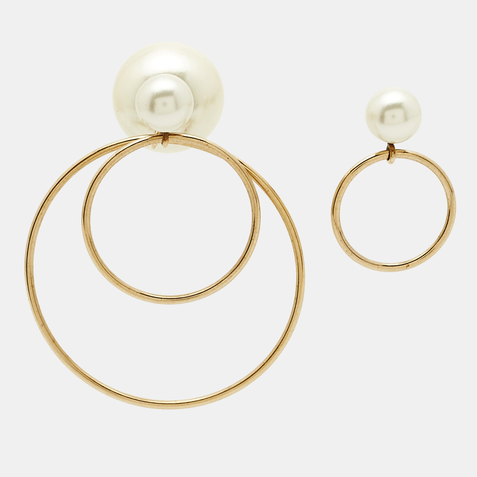 Dior Tribales Faux Pearl Gold Tone Earrings
Dior Tribales Faux Pearl Gold Tone Earrings