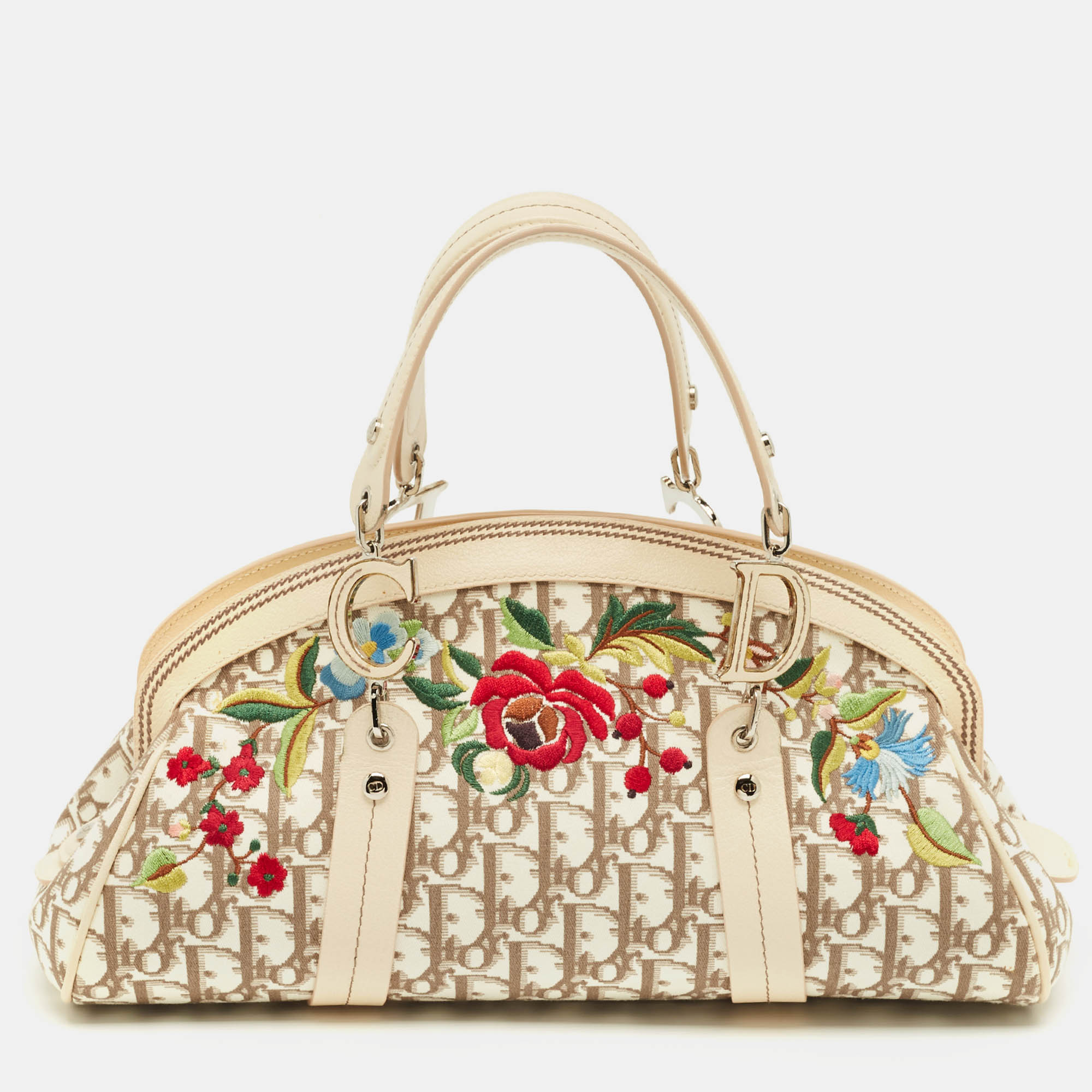 Dior Beige Diorissimo Fabric and Leather Floral Embroidered Frame Bag 
Dior Beige Diorissimo Fabric and Leather Floral Embroidered Frame Bag
