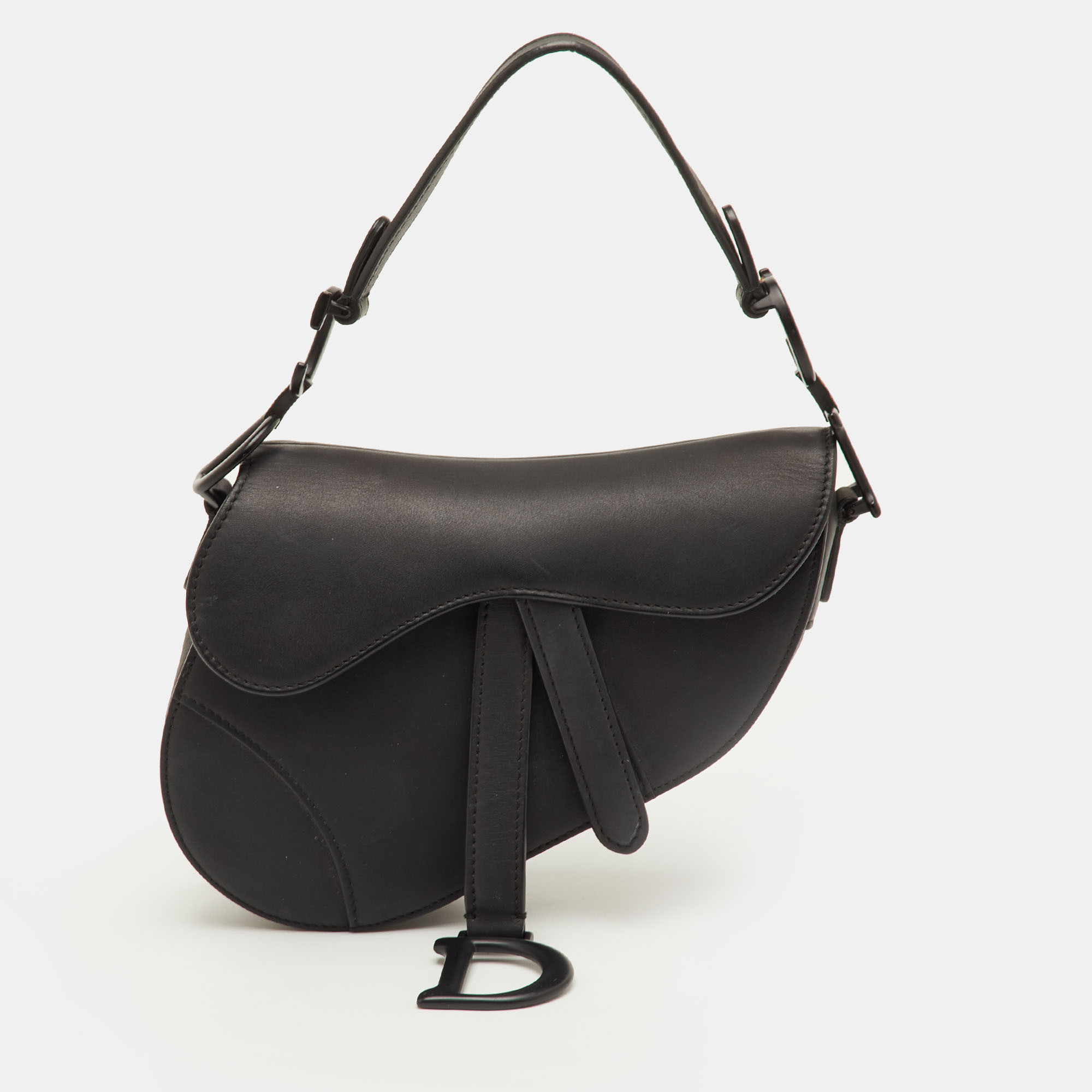 Dior Saddle Mini Ultra-Matte Black Leather Bag
Dior Saddle Mini Ultra-Matte Black Leather Bag