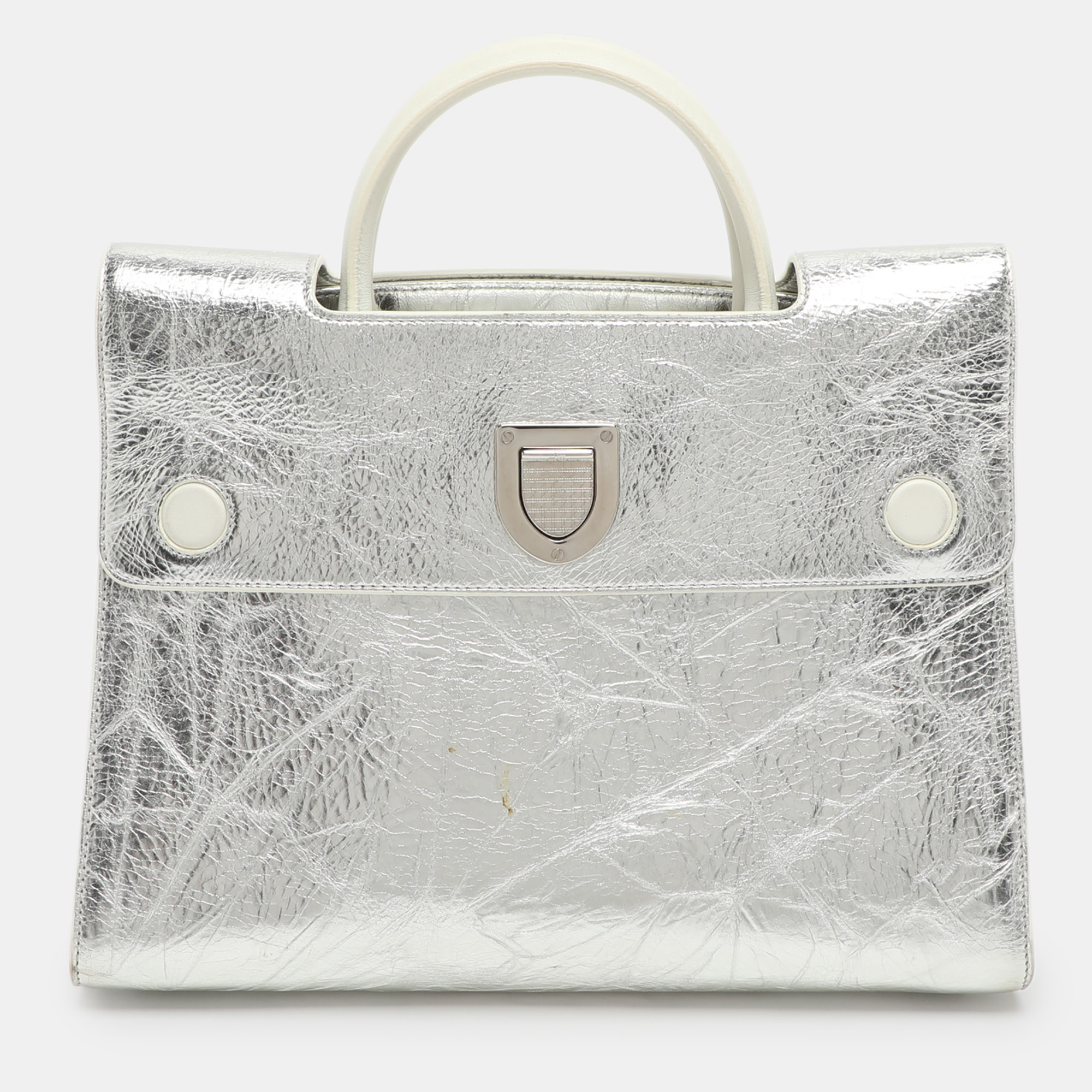 Dior Diorever Medium Silver Crinkled Leather Tote
Dior Diorever Medium Silver Crinkled Leather Tote