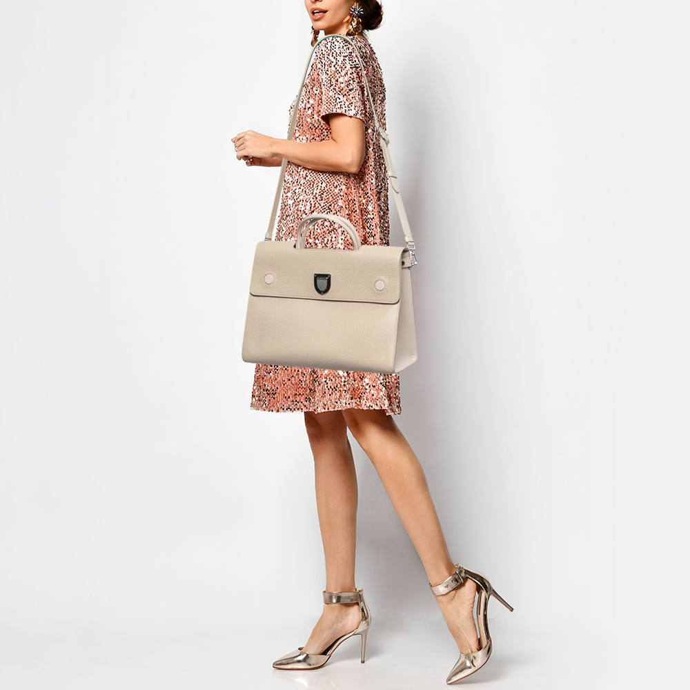 Dior Two Tone Beige Leather Diorever Top Handle Bag
Dior Two Tone Beige Leather Diorever Top Handle Bag