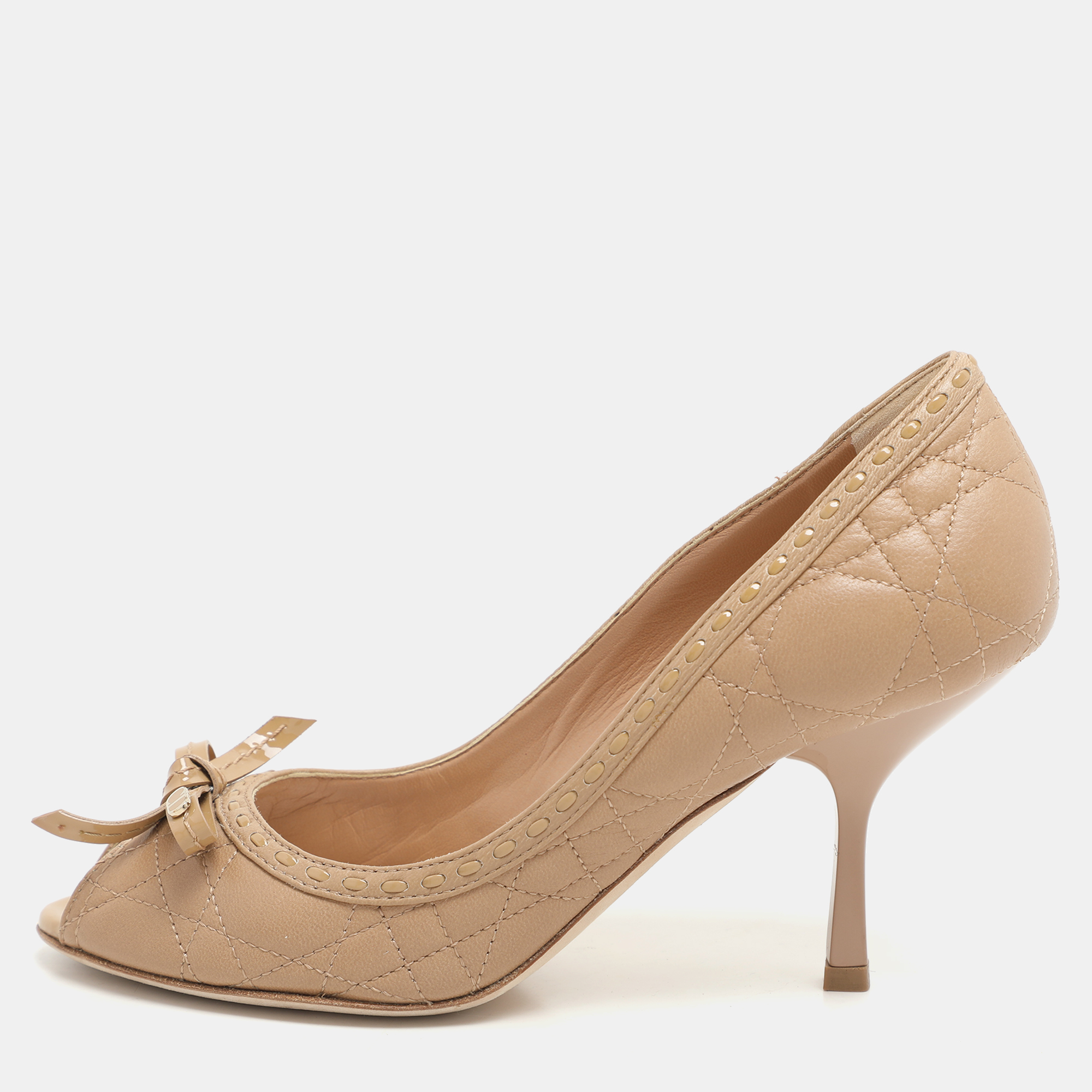 Dior Beige Clair Cannage Leather Sweet Peep Toe Pumps Size 35.5
Dior Beige Clair Cannage Leather Sweet Peep Toe Pumps Size 35.5