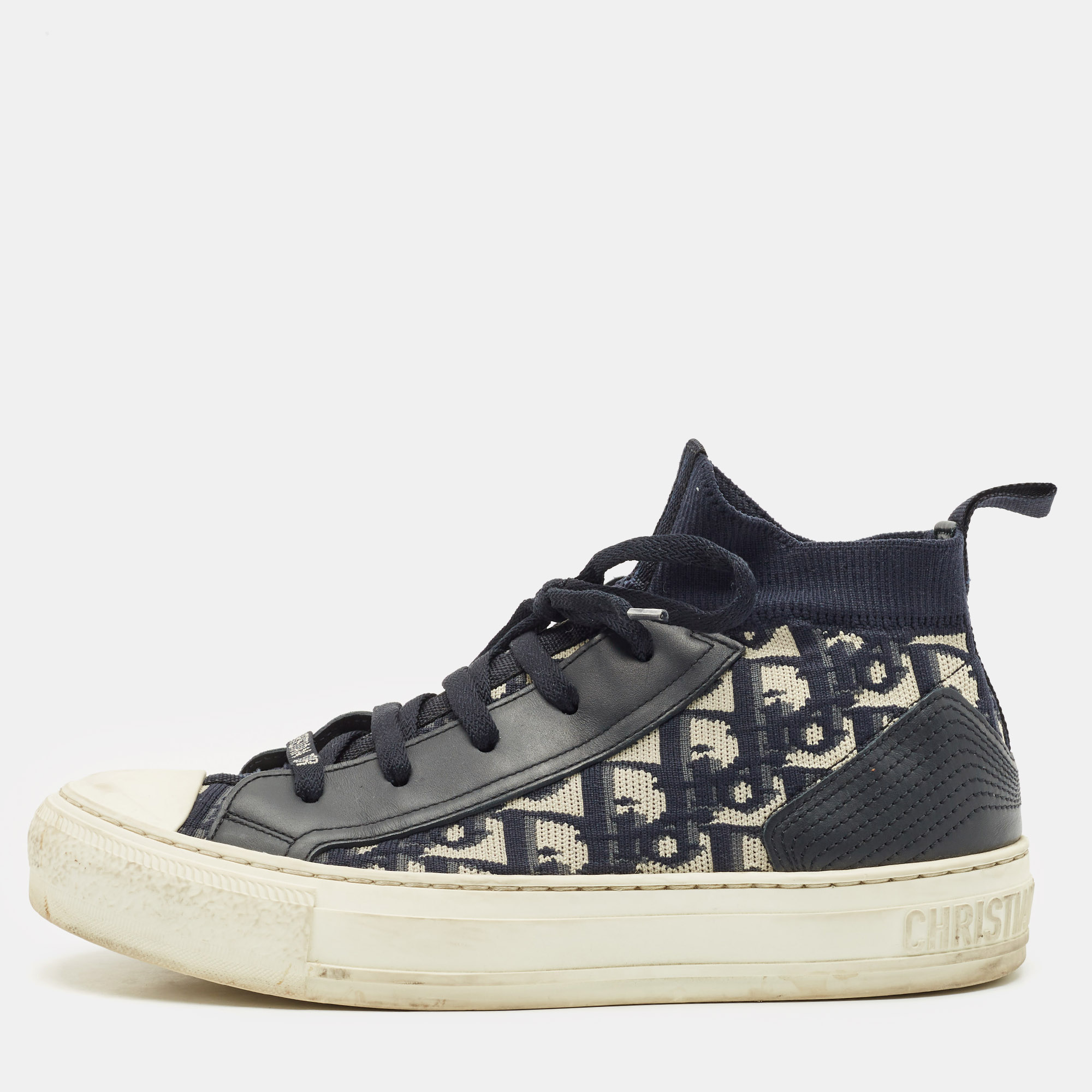 Dior Navy Blue/White Oblique Knit Fabric And Leather Walk'n'Dior High Top Sneakers Size
Dior Navy Blue/White Oblique Knit Fabric And Leather Walk'n'Dior High Top Sneakers Size