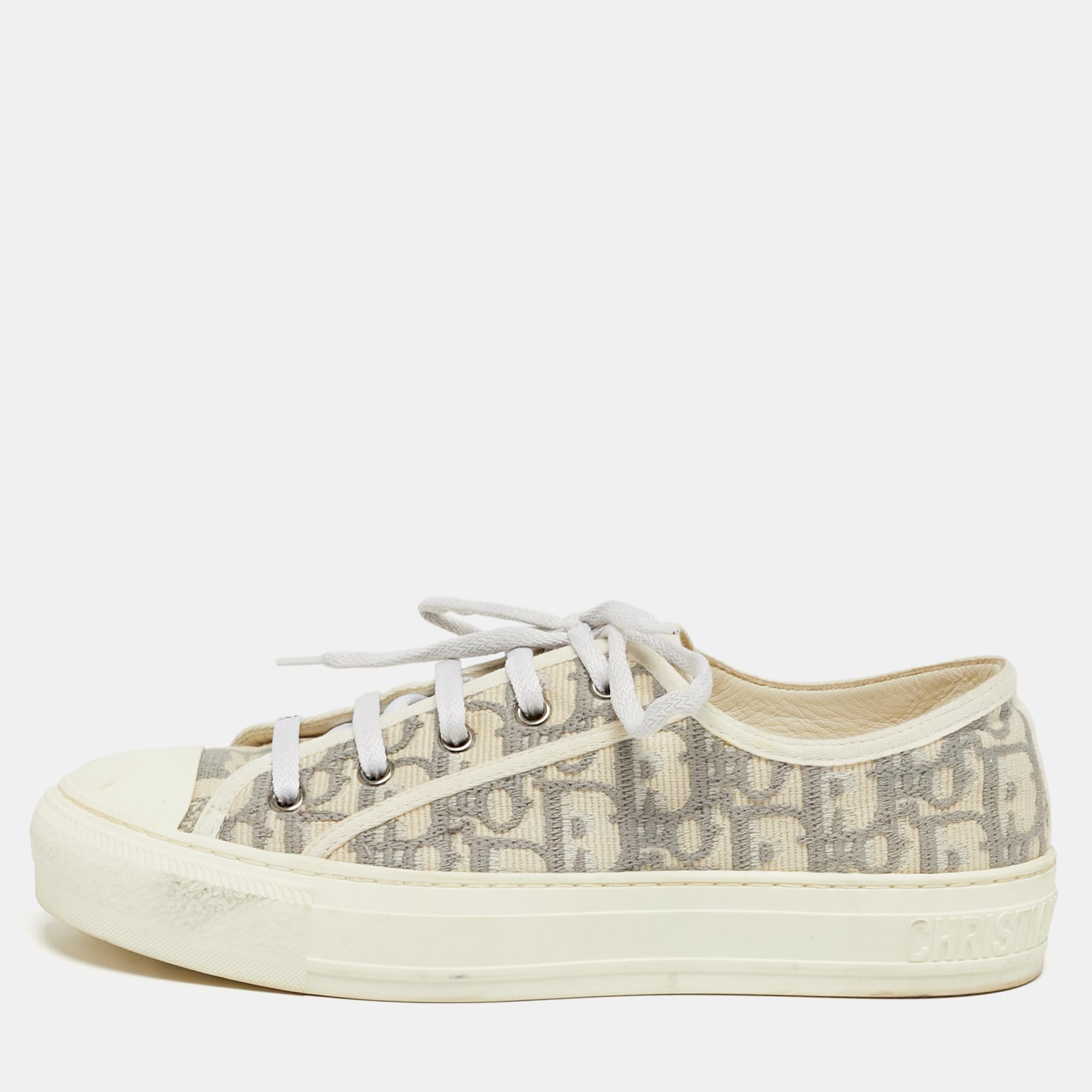 Dior Walk'n'Dior Size Cream/Grey Canvas Lace Up Sneakers
Dior Walk'n'Dior Size Cream/Grey Canvas Lace Up Sneakers