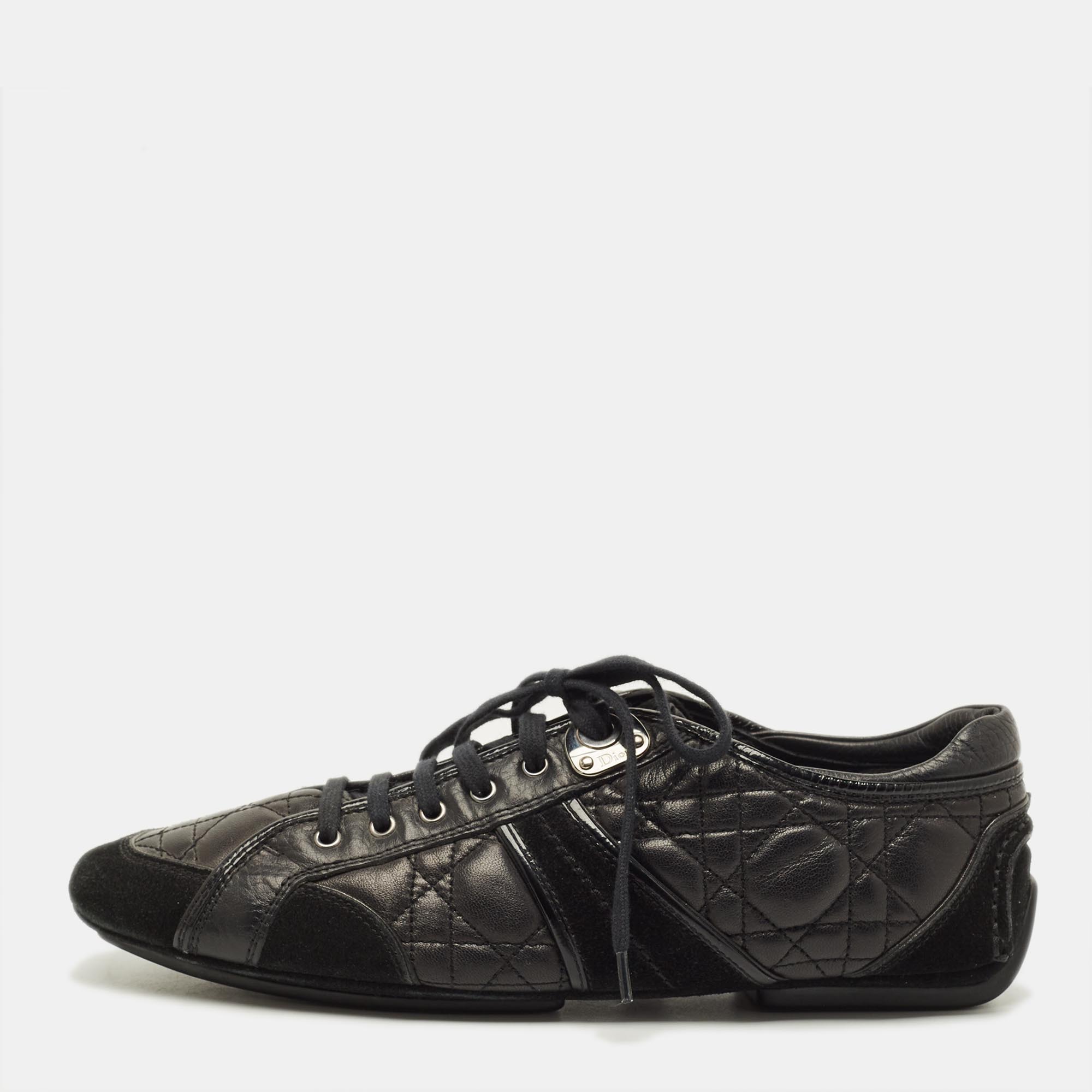 Dior Size Black Quilted Leather and Suede Cannage Lace Up Sneakers
Dior Size Black Quilted Leather and Suede Cannage Lace Up Sneakers
