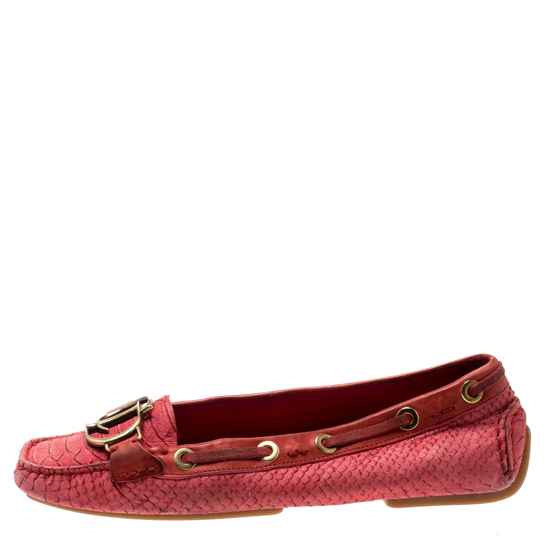 Dior Red Snake Embossed Suede And Leather CD Boatstitched Loafers Size
Dior Red Snake Embossed Suede And Leather CD Boatstitched Loafers Size