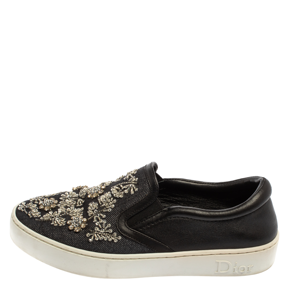 Dior Navy Blue/Black Denim And Leather Happy Crystal Embellished Slip On Sneakers Size
Dior Navy Blue/Black Denim And Leather Happy Crystal Embellished Slip On Sneakers Size