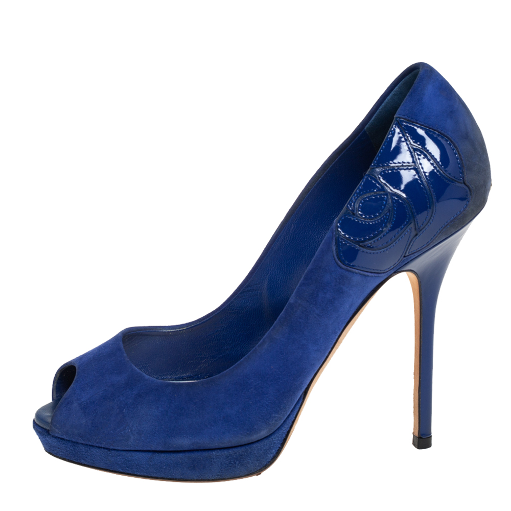 Dior Royal Blue Suede And Patent Leather Floral Detailed Peep Toe Pumps Size
Dior Royal Blue Suede And Patent Leather Floral Detailed Peep Toe Pumps Size