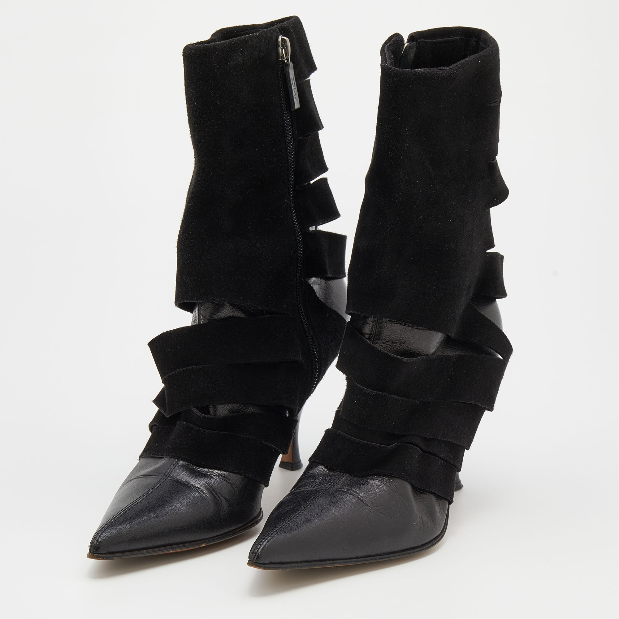 Dior Black Suede and Leather Pointed Toe Ankle Length Boots Size
Dior Black Suede and Leather Pointed Toe Ankle Length Boots Size