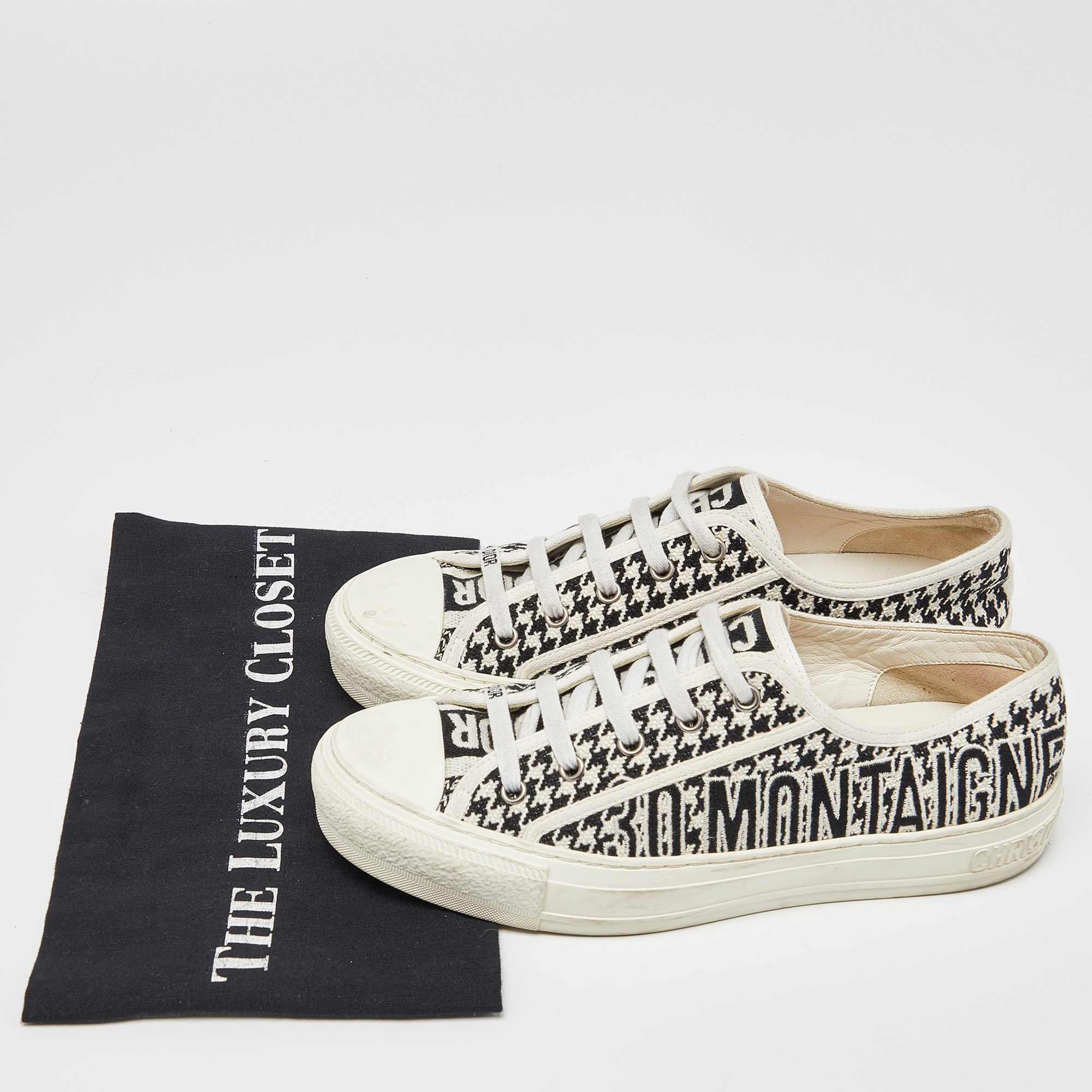 Dior White/Black Embroidered Canvas 30 Montaigne Walk'n'Dior Sneakers Size 38.5