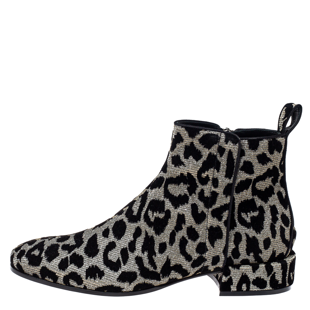 Dolce & Gabbana Black/Silver Animal Print Lurex and Velvet Ankle Boots Size
Dolce & Gabbana Black/Silver Animal Print Lurex and Velvet Ankle Boots Size
