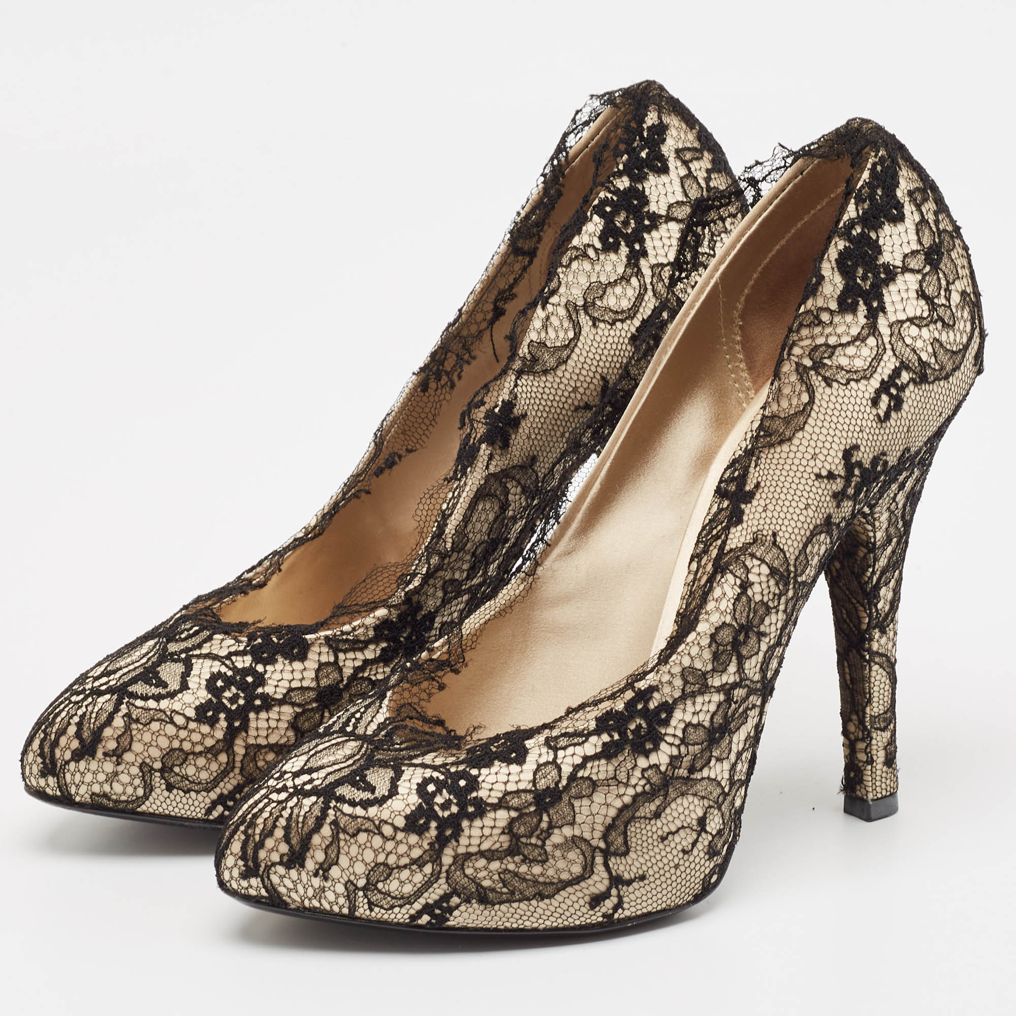 Dolce & Gabbana Cream Satin And Black Lace Platform Pumps Size 38.5