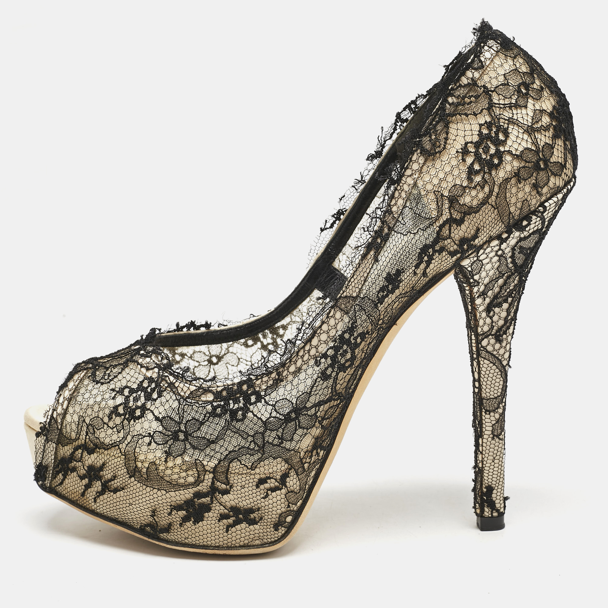 Dolce & Gabbana Black/Beige Lace and Satin Peep Toe Platform Pumps Size
Dolce & Gabbana Black/Beige Lace and Satin Peep Toe Platform Pumps Size