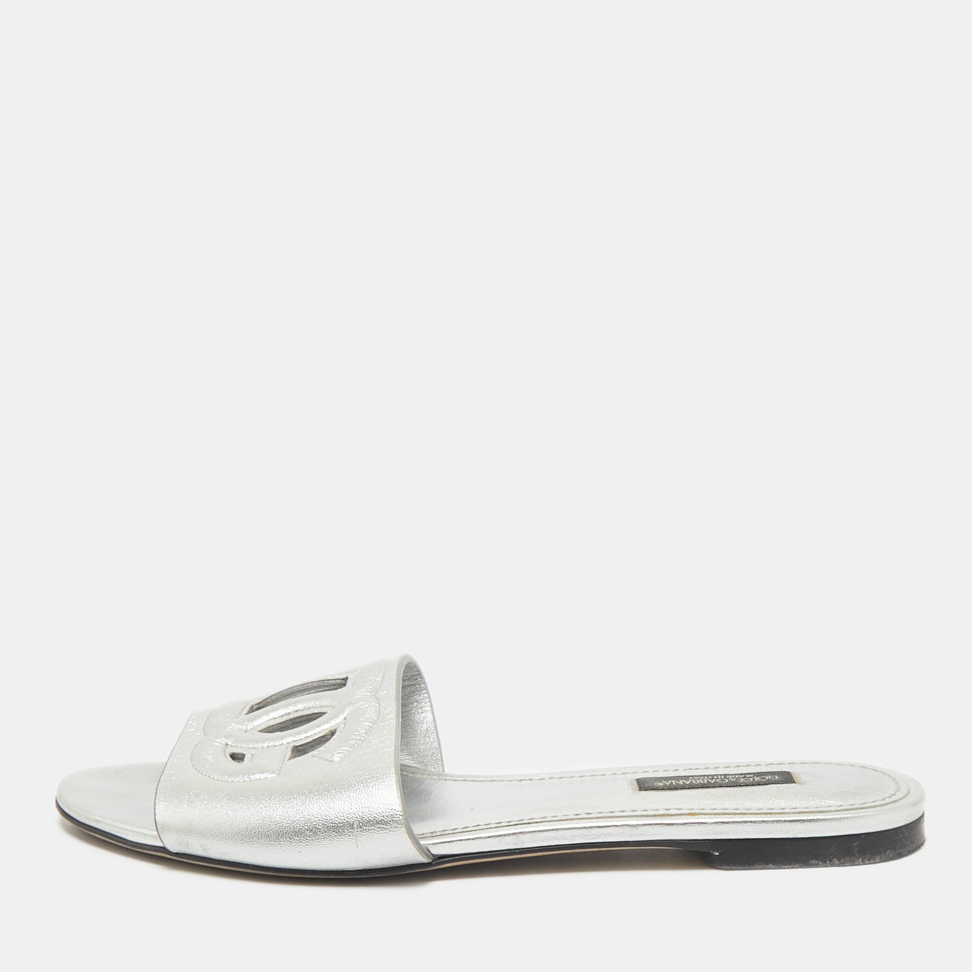 Dolce & Gabbana Metallic Silver Leather Logo Flat Slide Sandals Size
Dolce & Gabbana Metallic Silver Leather Logo Flat Slide Sandals Size