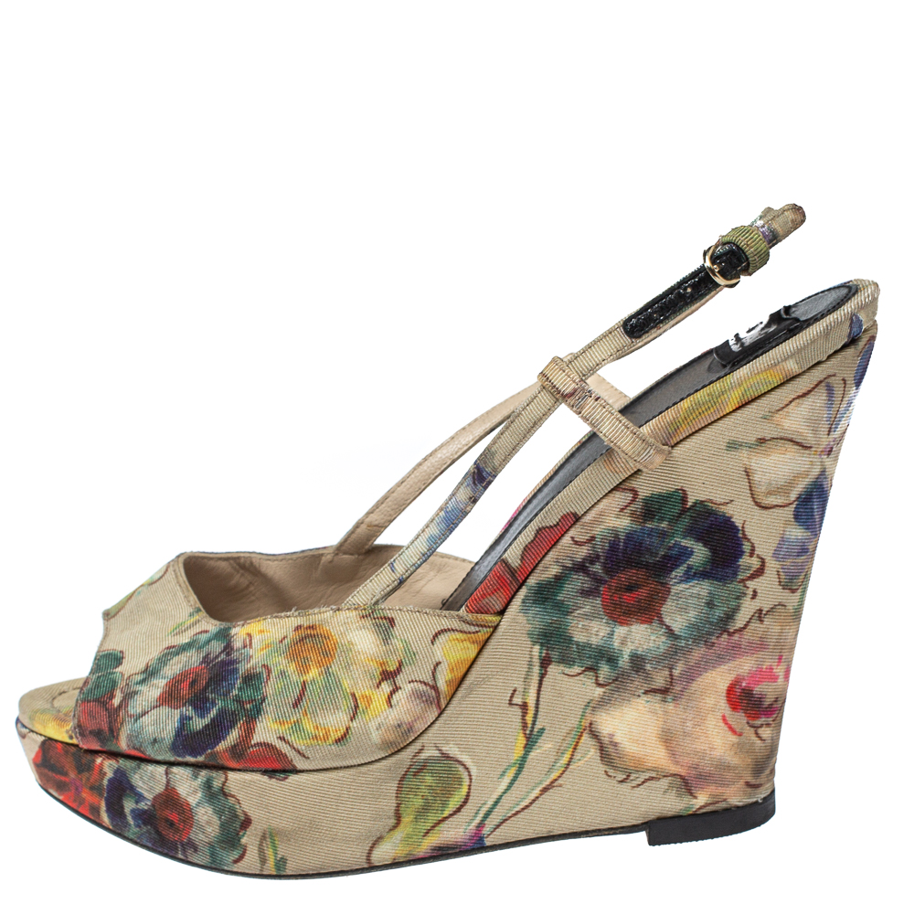 Dolce & Gabbana Multicolor Floral Printed Fabric Platform Wedge Sandals Size
Dolce & Gabbana Multicolor Floral Printed Fabric Platform Wedge Sandals Size