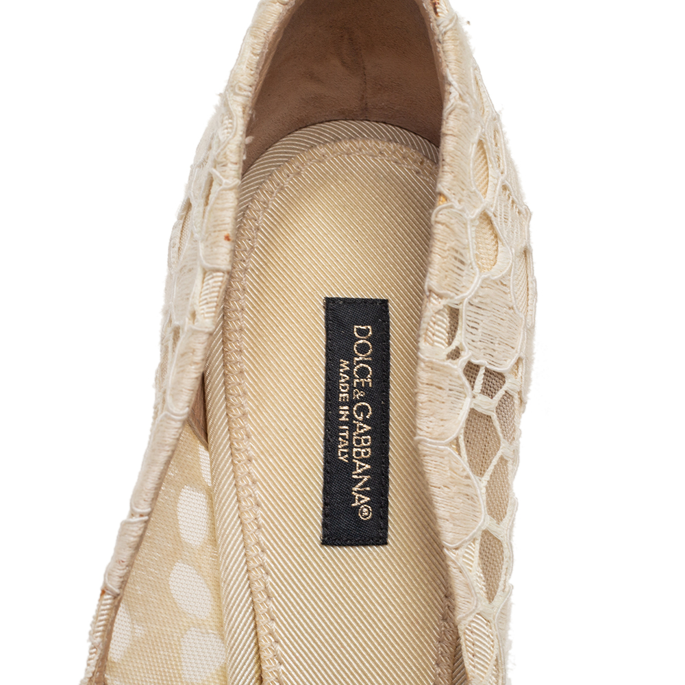 Dolce & Gabbana Off White Lace Pointed Toe Pumps Size 38