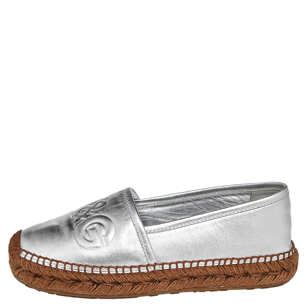 Dolce & Gabbana Metallic Silver Leather Logo Embossed Slip On Espadrille Flats Size
Dolce & Gabbana Metallic Silver Leather Logo Embossed Slip On Espadrille Flats Size