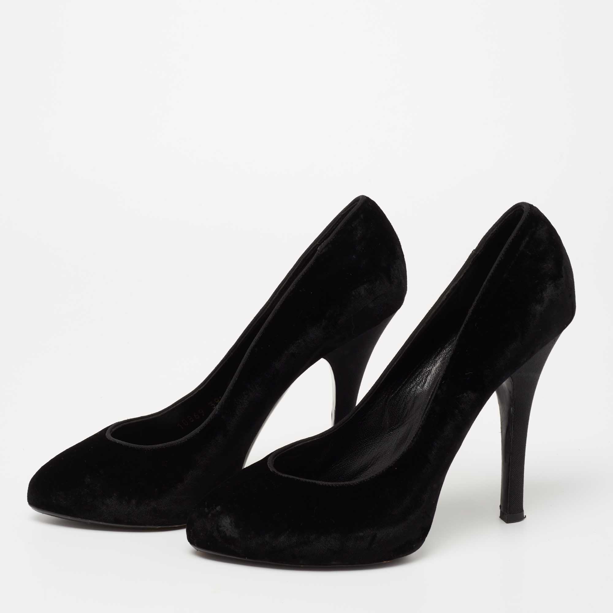 Dolce & Gabbana Black Velvet Pumps Size 39.5