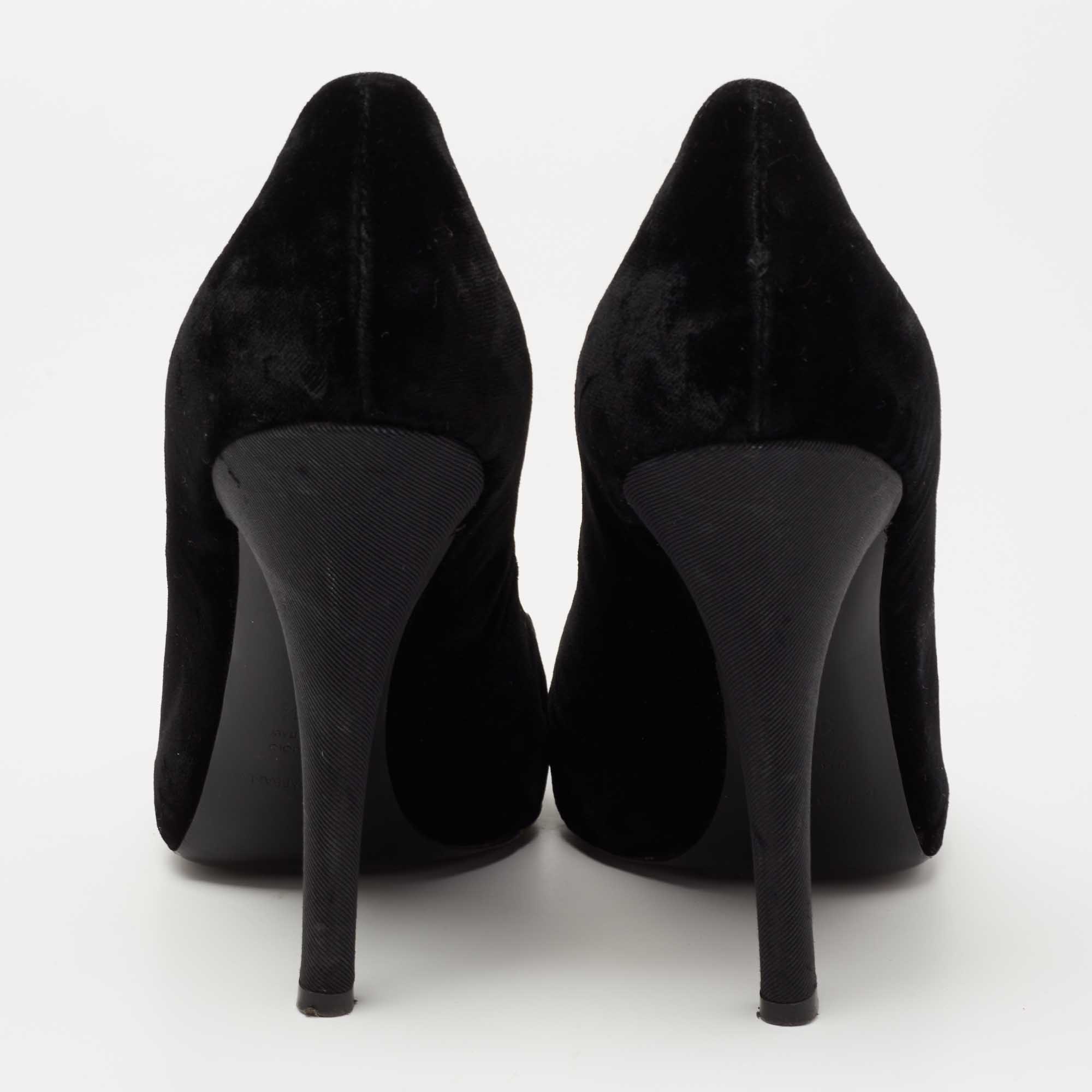 Dolce & Gabbana Black Velvet Pumps Size 39.5