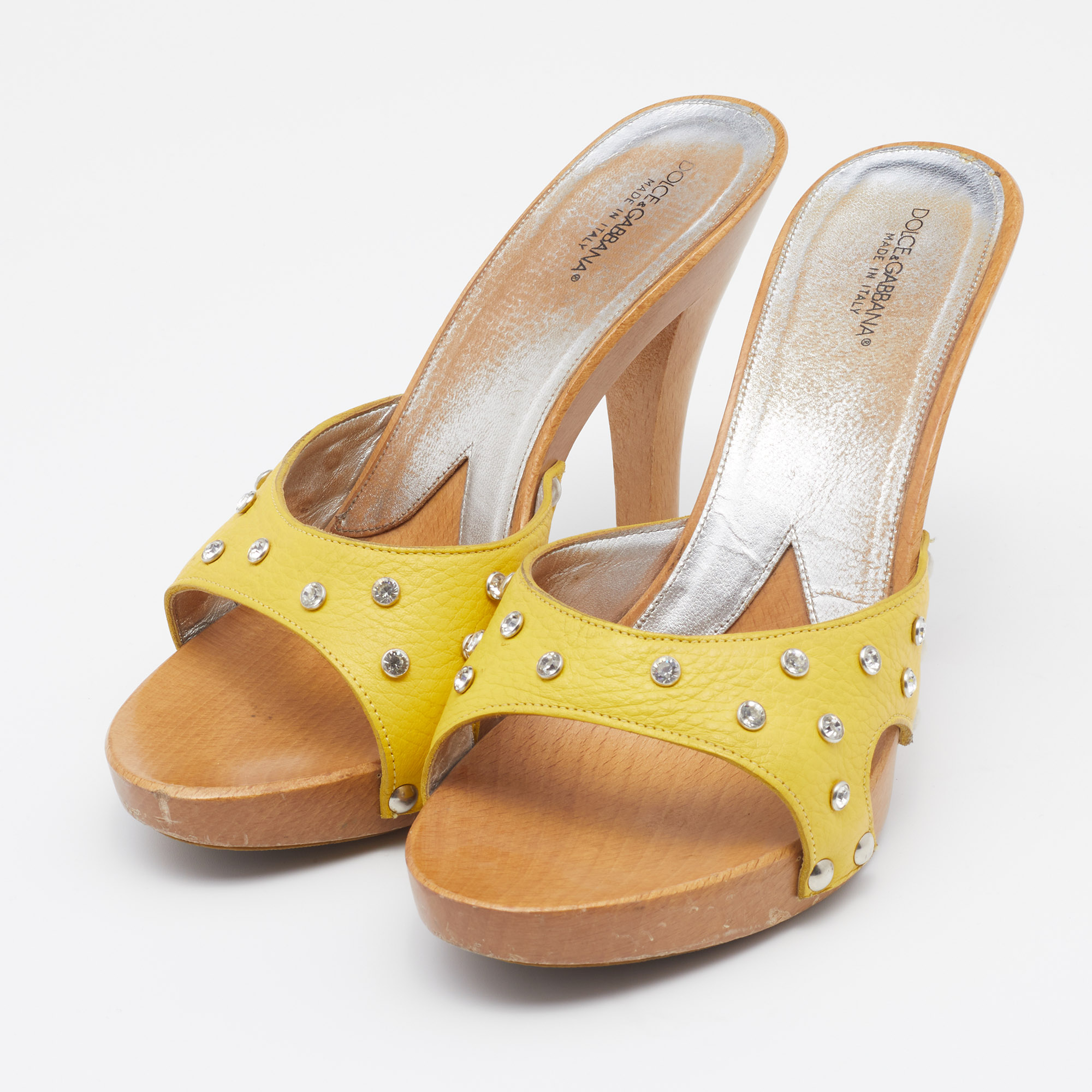 Dolce & Gabbana Yellow Leather Crystal Embellished Platform Slide Sandals Size
Dolce & Gabbana Yellow Leather Crystal Embellished Platform Slide Sandals Size