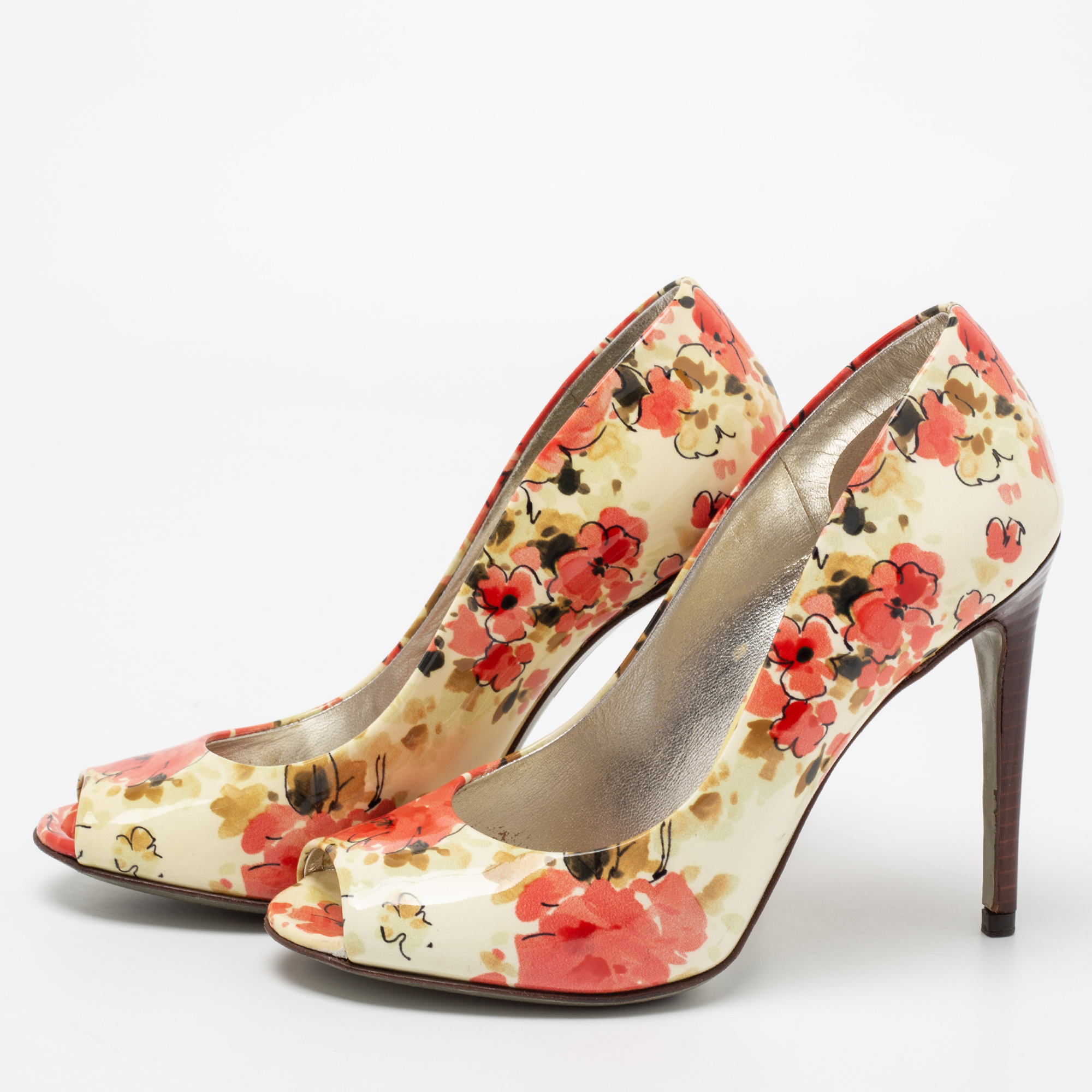 Dolce & Gabbana Multicolor Floral Print Patent Leather Peep-Toe Pumps Size
Dolce & Gabbana Multicolor Floral Print Patent Leather Peep-Toe Pumps Size