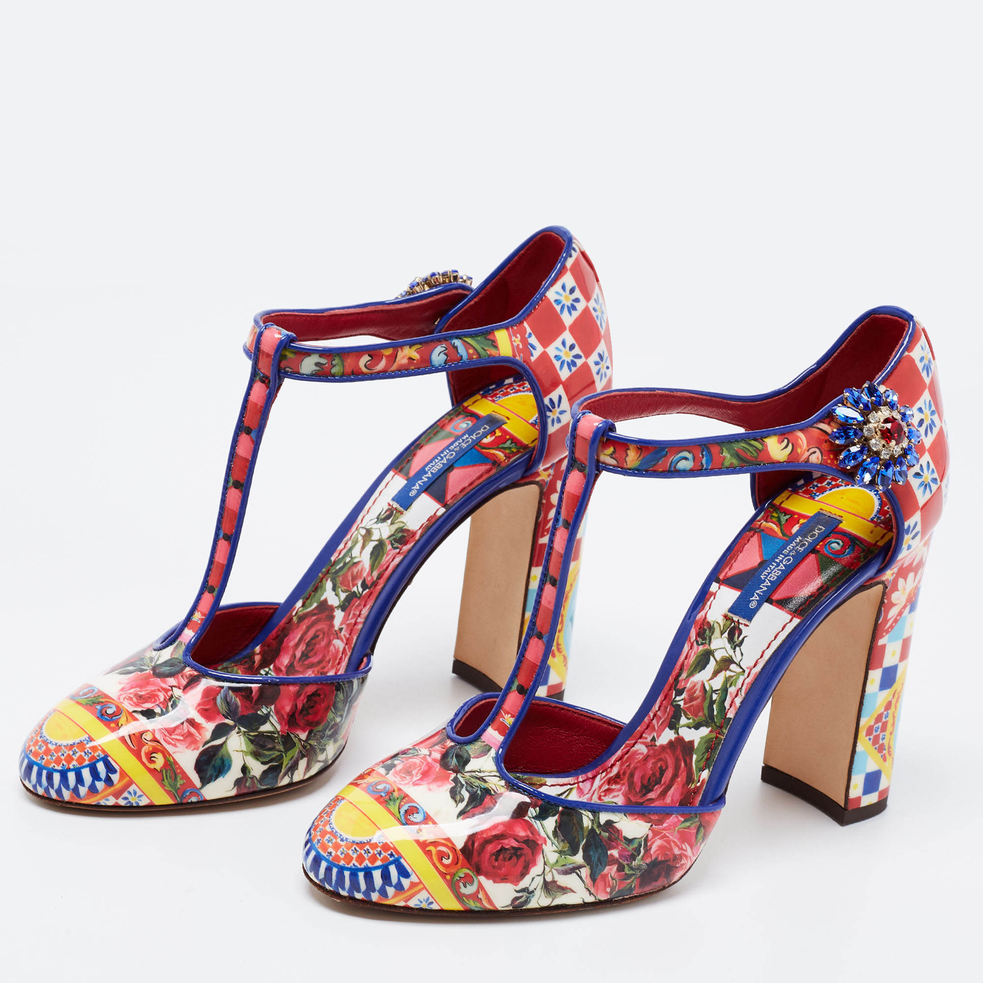 Dolce & Gabbana Multicolor Floral Print Patent Leather Embellished T-Strap Pumps Size
Dolce & Gabbana Multicolor Floral Print Patent Leather Embellished T-Strap Pumps Size