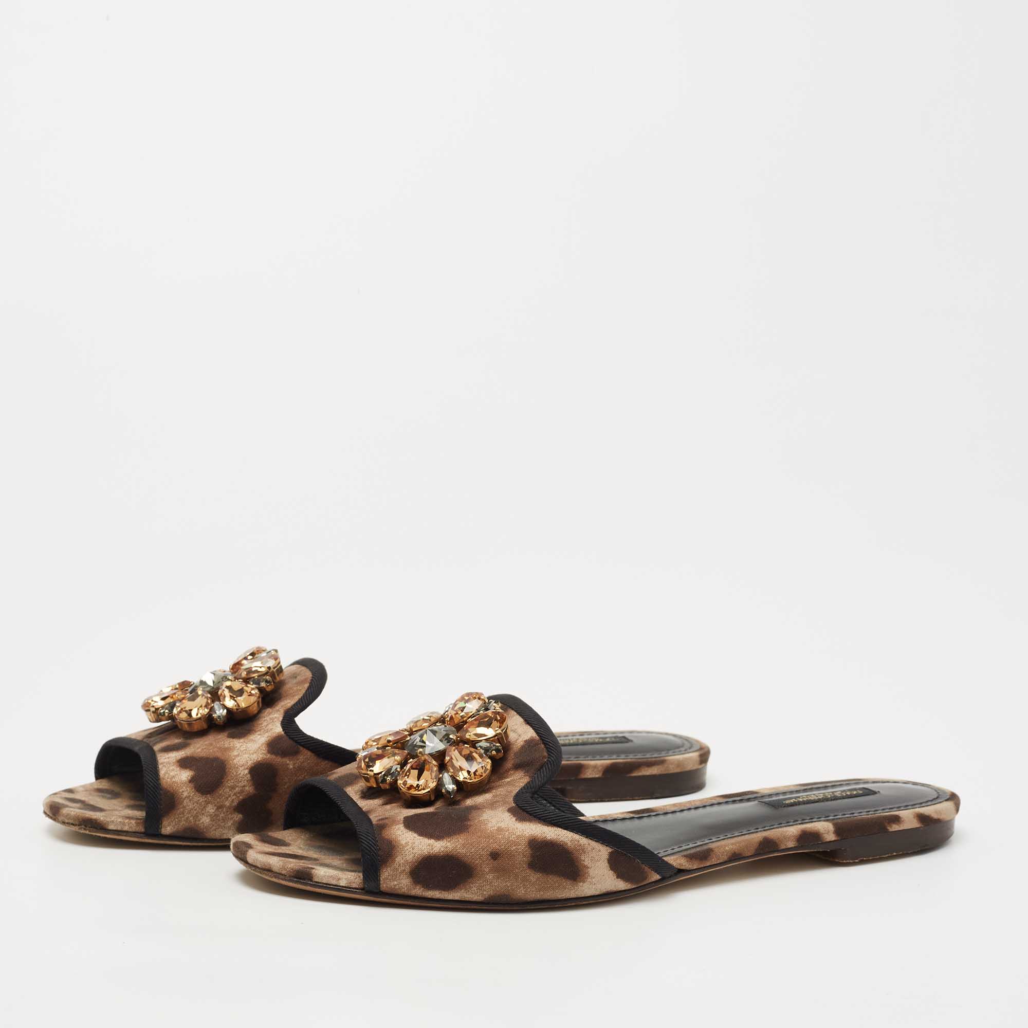 Dolce & Gabbana Brown Leopard Print Canvas Crystal Embellished Flat Slides Size
Dolce & Gabbana Brown Leopard Print Canvas Crystal Embellished Flat Slides Size